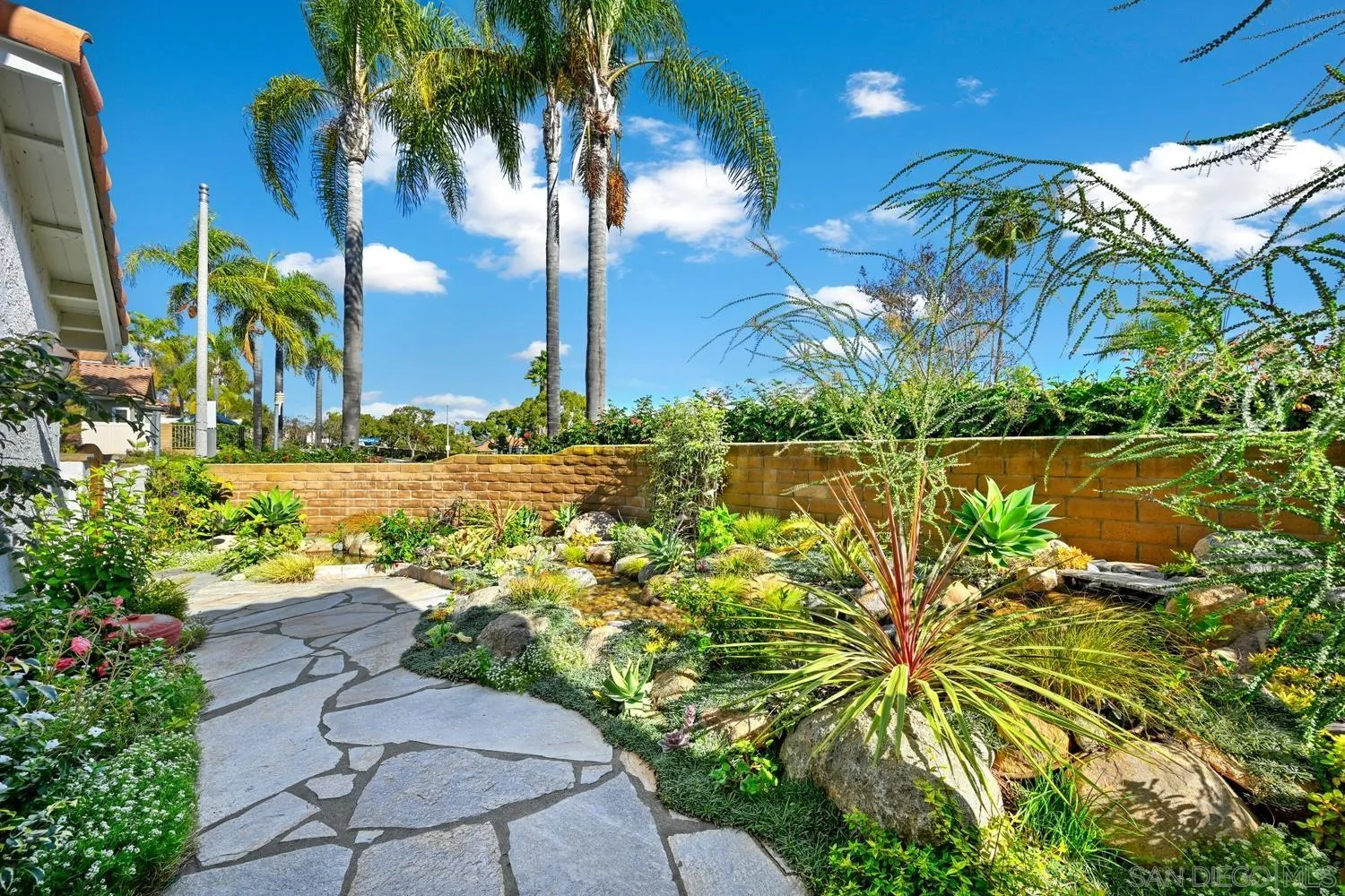 https://cdn.realtyfeed.com/cdn/127/250044295/f662a539647e303ae7c0d8ae444cb48f.webp
