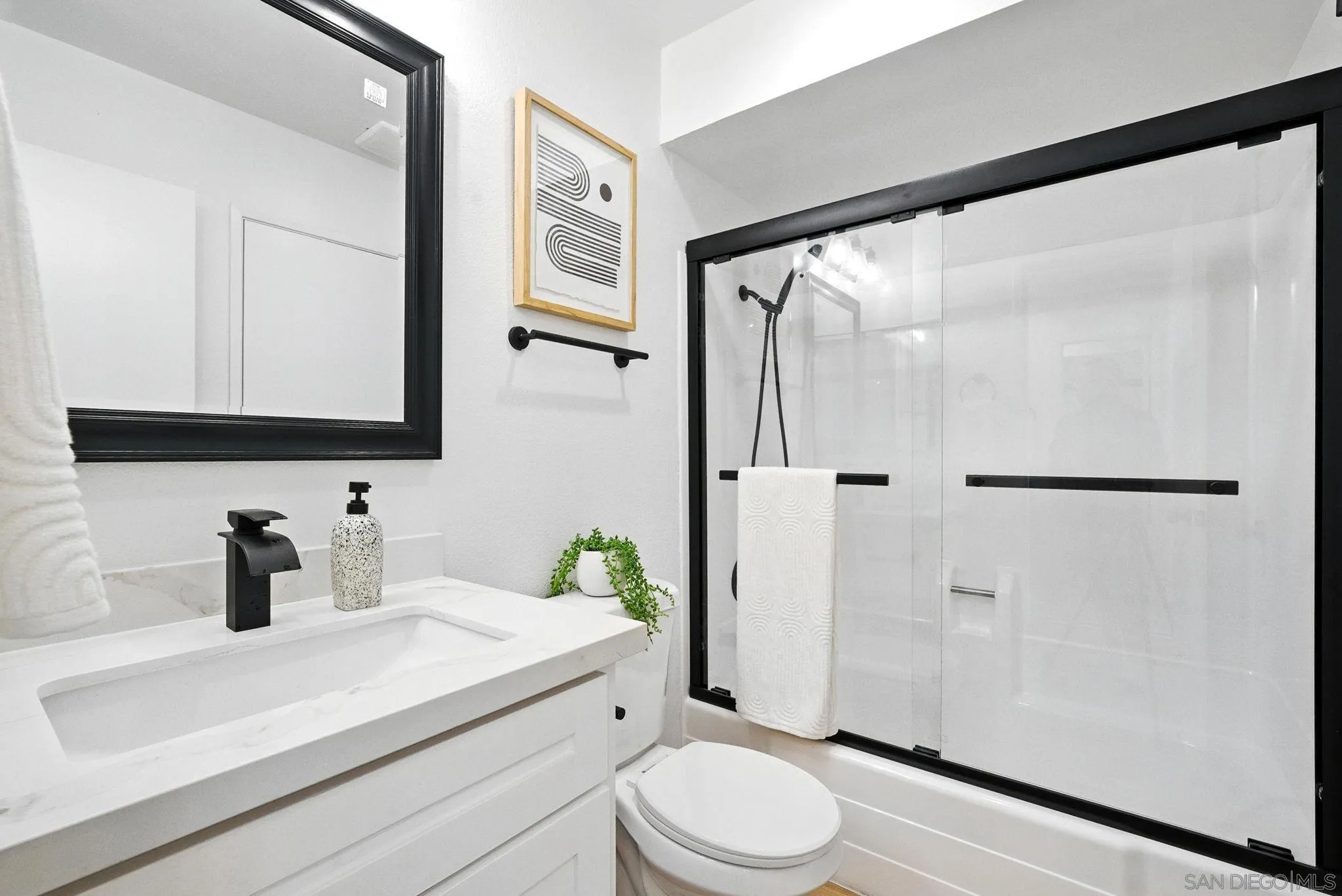 Photo #17: 250044303 Listing: Photo #17