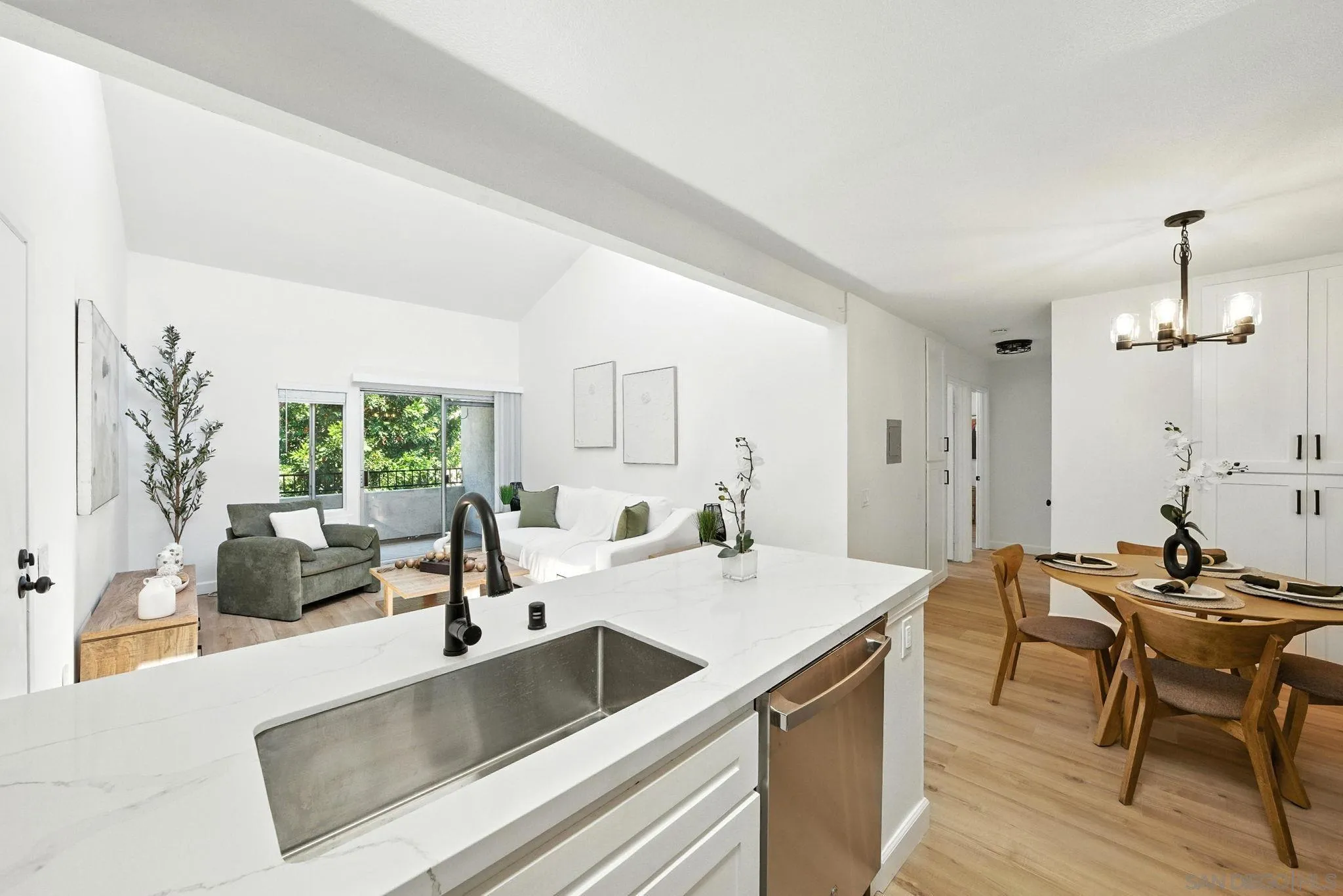 Photo #6: 250044303 Listing: Photo #6