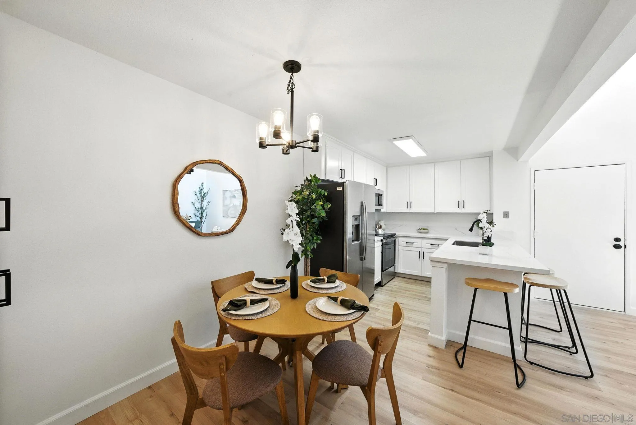 Photo #10: 250044303 Listing: Photo #10