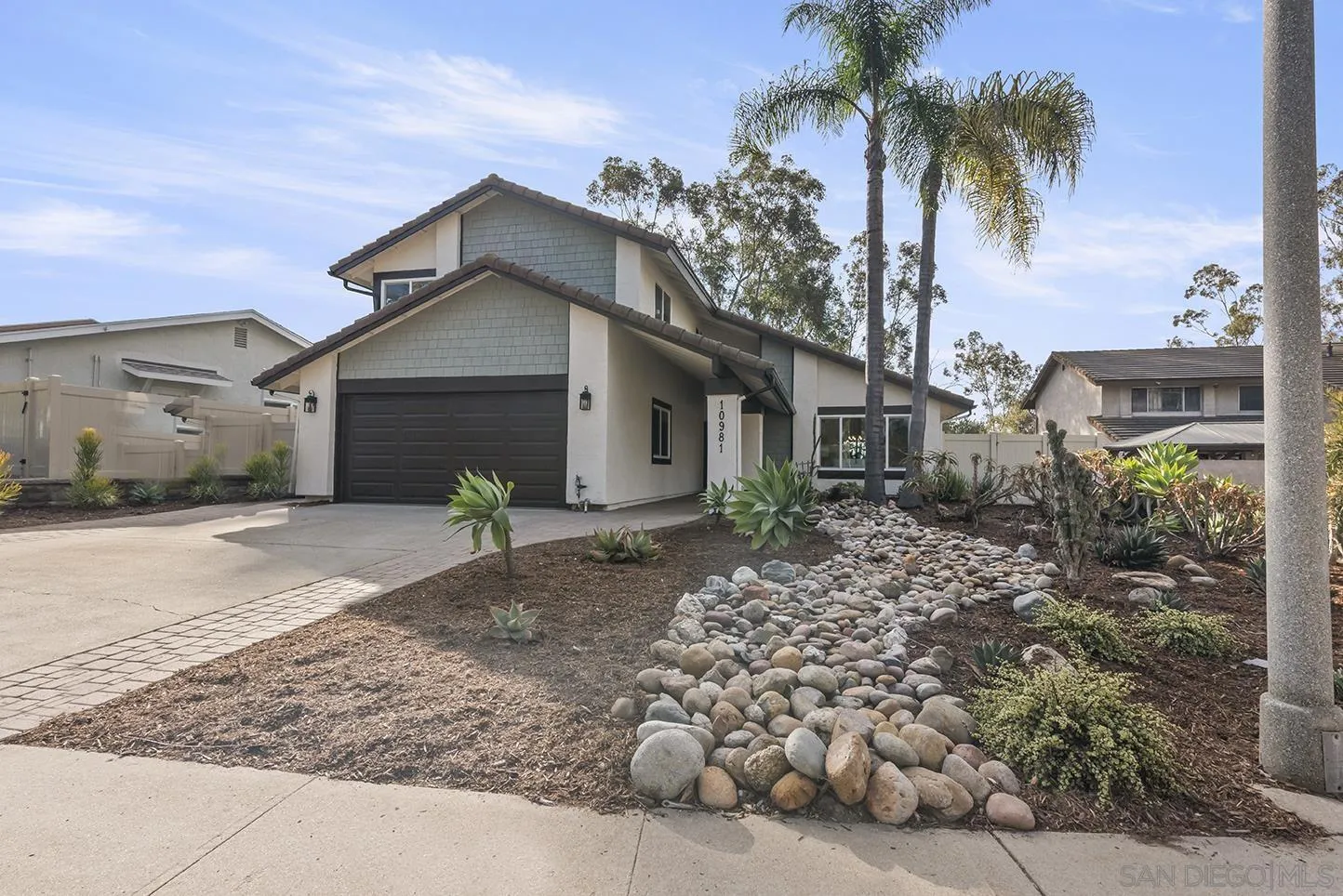 https://cdn.realtyfeed.com/cdn/127/250044305/b235d52c3420a13efe713138fc354436.webp