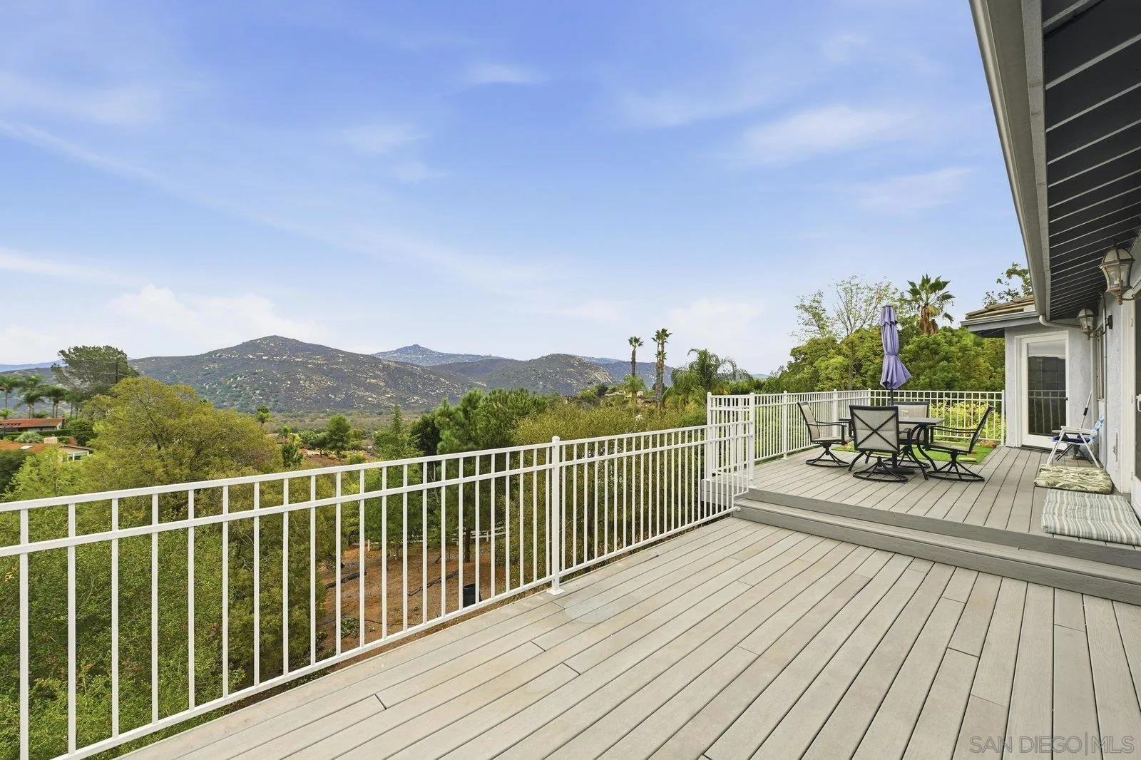 https://cdn.realtyfeed.com/cdn/127/250044308/c23663cb878345e2a0591735230ea289.webp