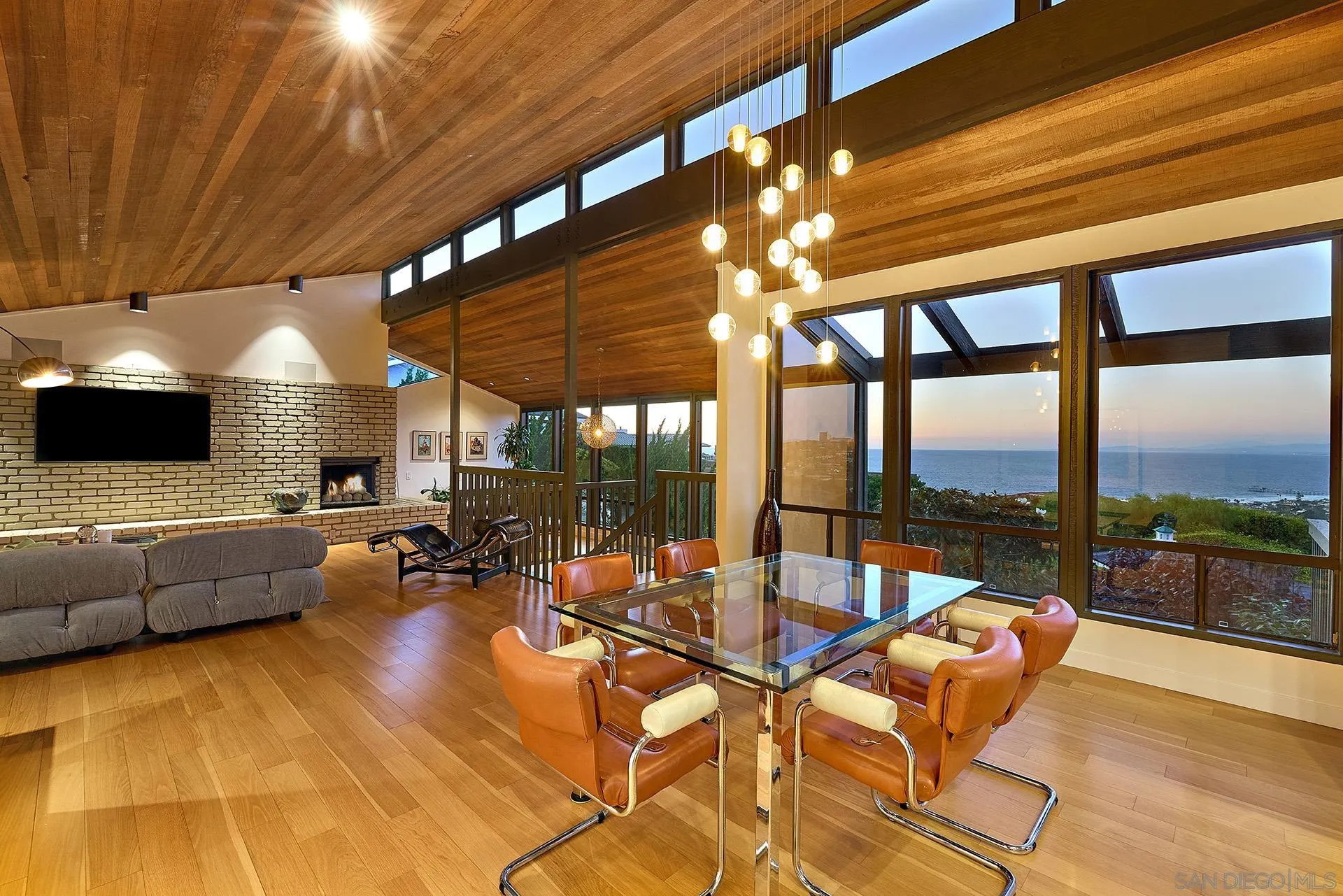 https://cdn.realtyfeed.com/cdn/127/250044309/514417115b21f5ee56c5c1889b923277.webp