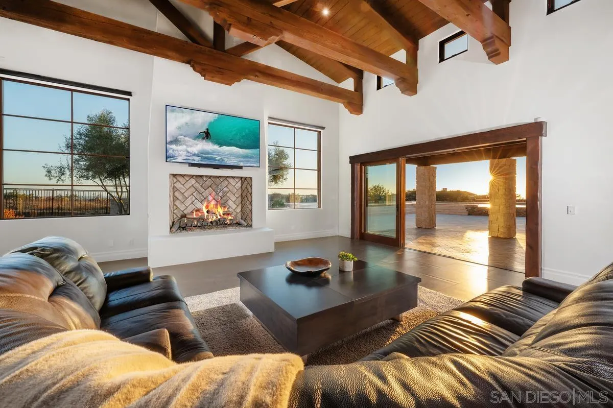 8069 Entrada De Luz E, San Diego, CA, 92127