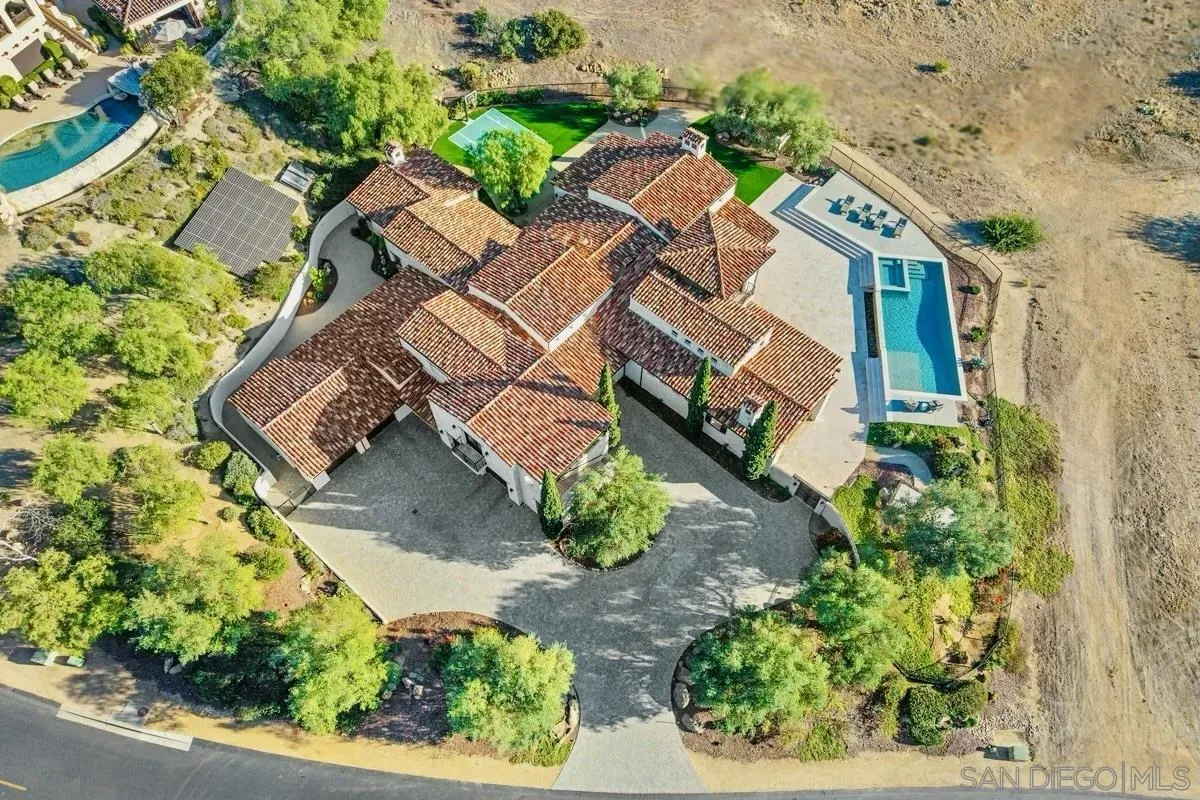 8069 Entrada De Luz E, San Diego, CA, 92127