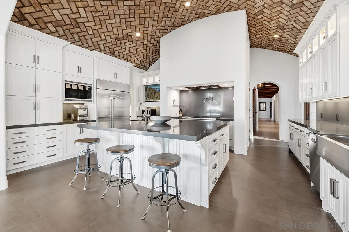 8069 Entrada De Luz E, San Diego, CA, 92127