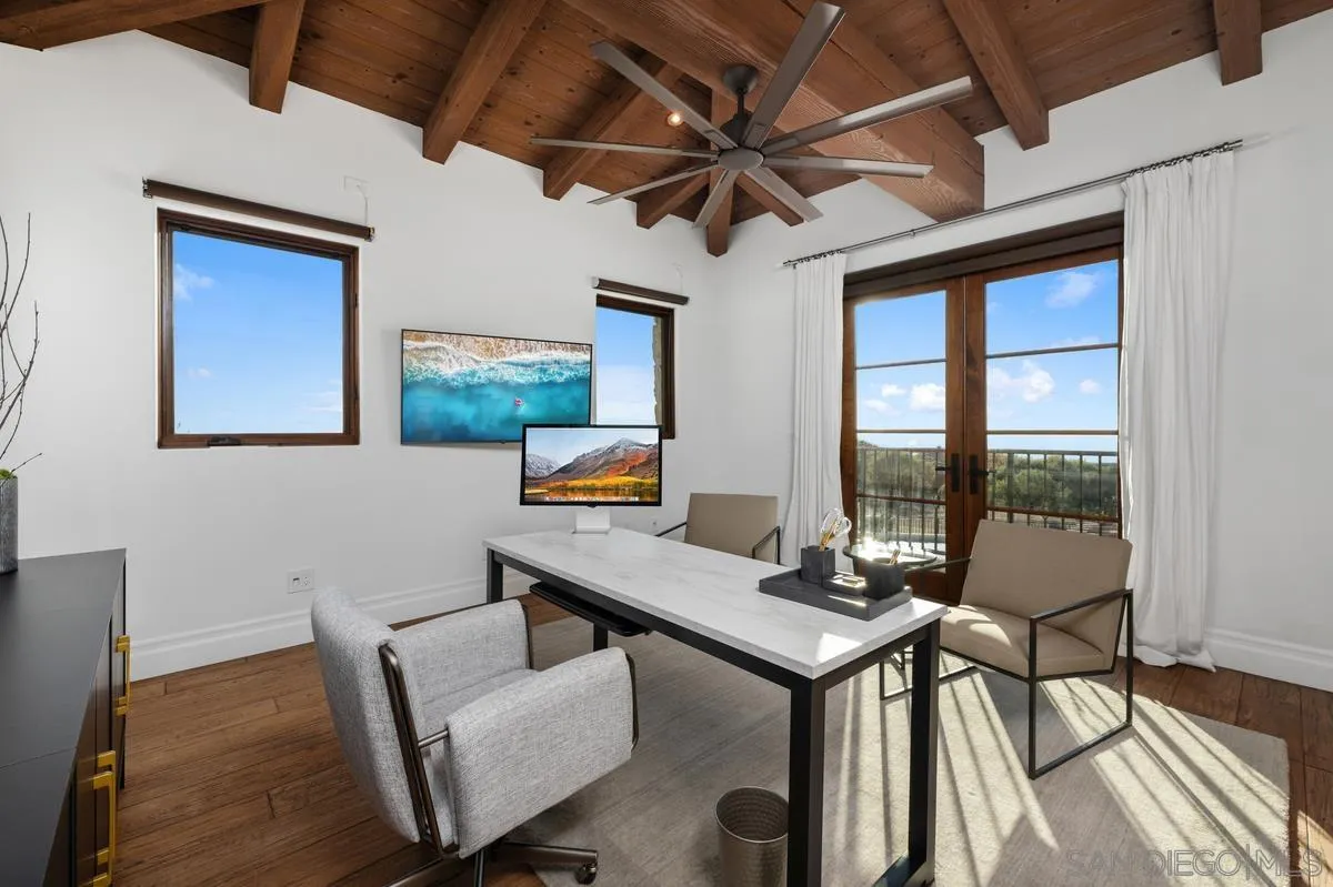 8069 Entrada De Luz E, San Diego, CA, 92127