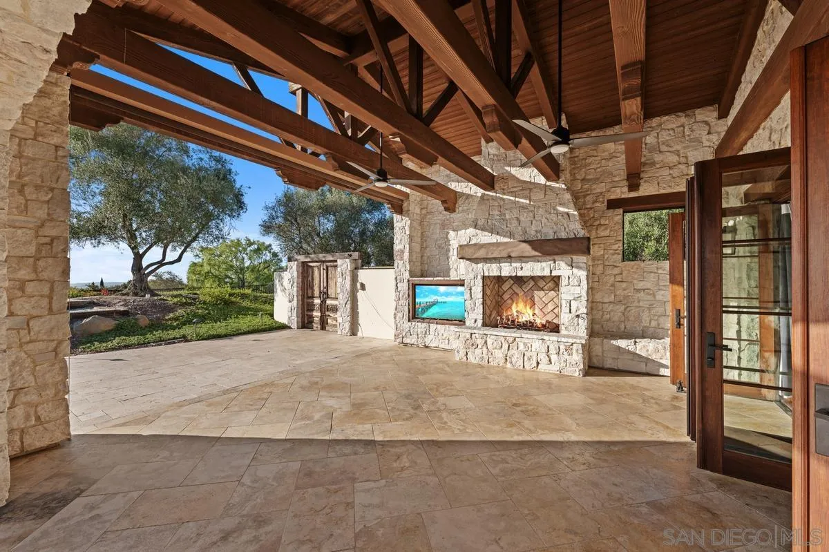 8069 Entrada De Luz E, San Diego, CA, 92127