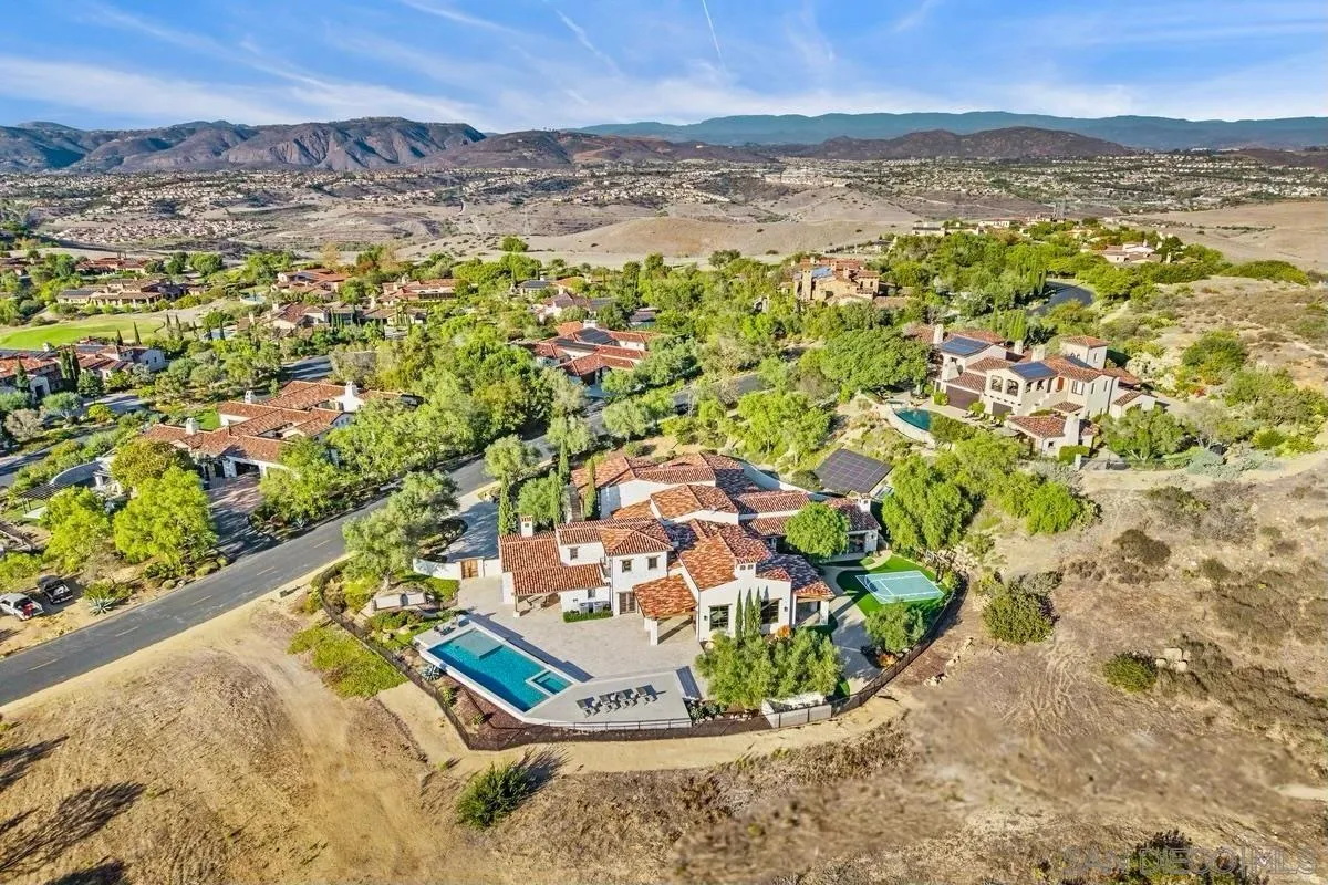 8069 Entrada De Luz E, San Diego, CA, 92127