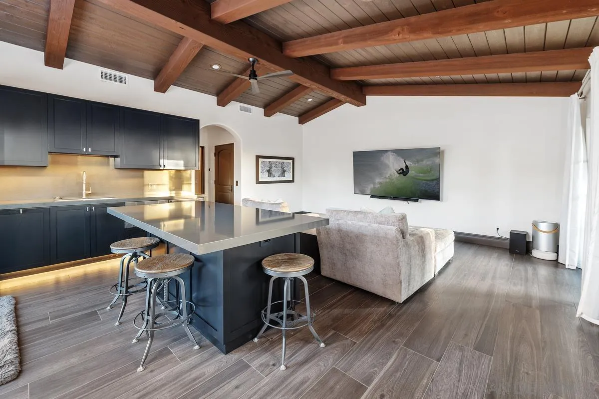8069 Entrada De Luz E, San Diego, CA, 92127