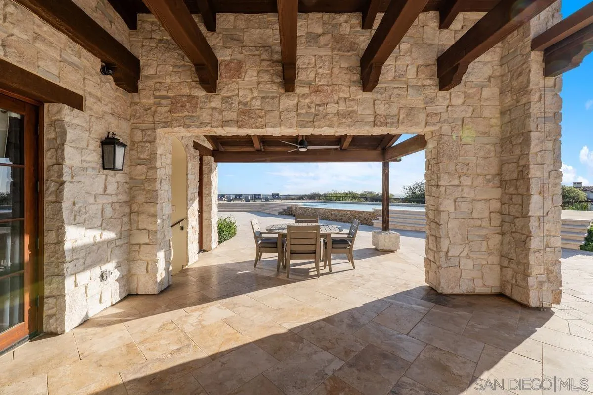 8069 Entrada De Luz E, San Diego, CA, 92127
