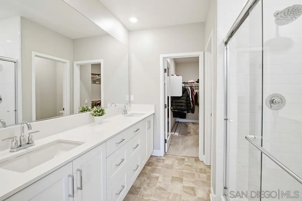 Photo #18: 250044317 Listing: Photo #18