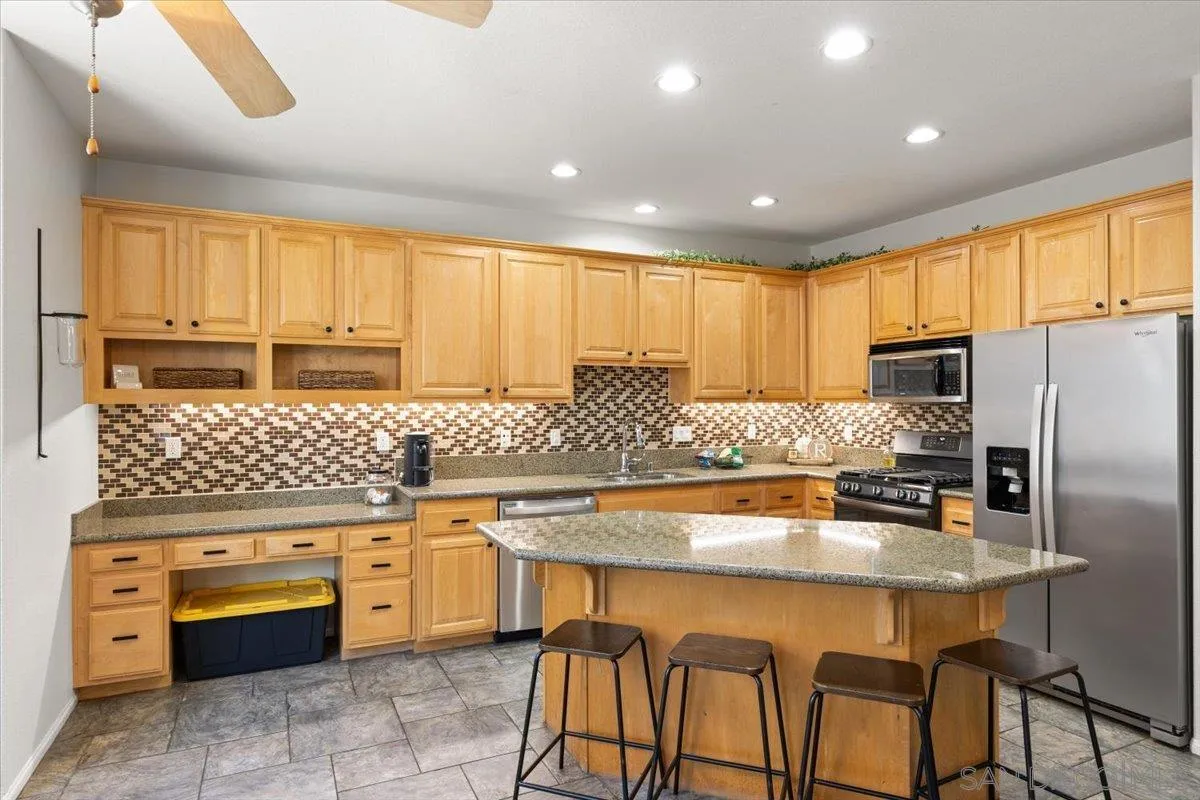 272 Indiana Ave, El Cajon, CA 92020 - Main photo, El Cajon, CA