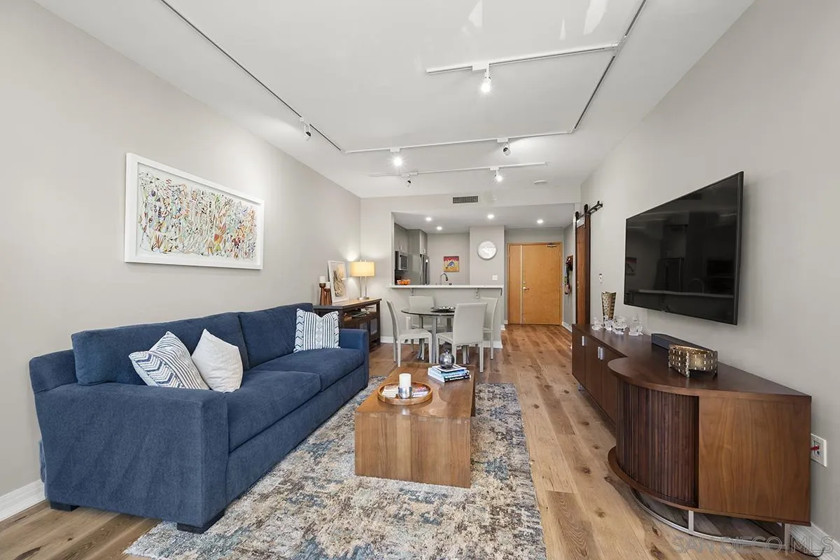 Photo #8: 250044321 Listing: Photo #8