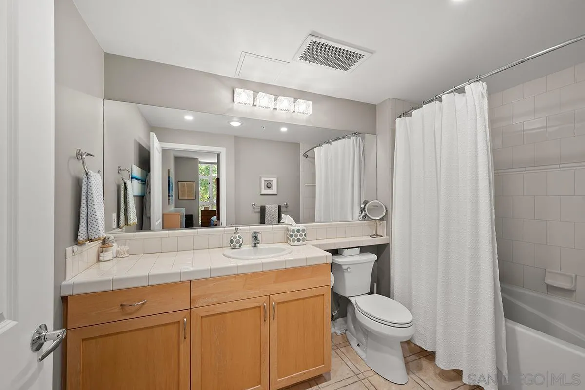 Photo #17: 250044321 Listing: Photo #17