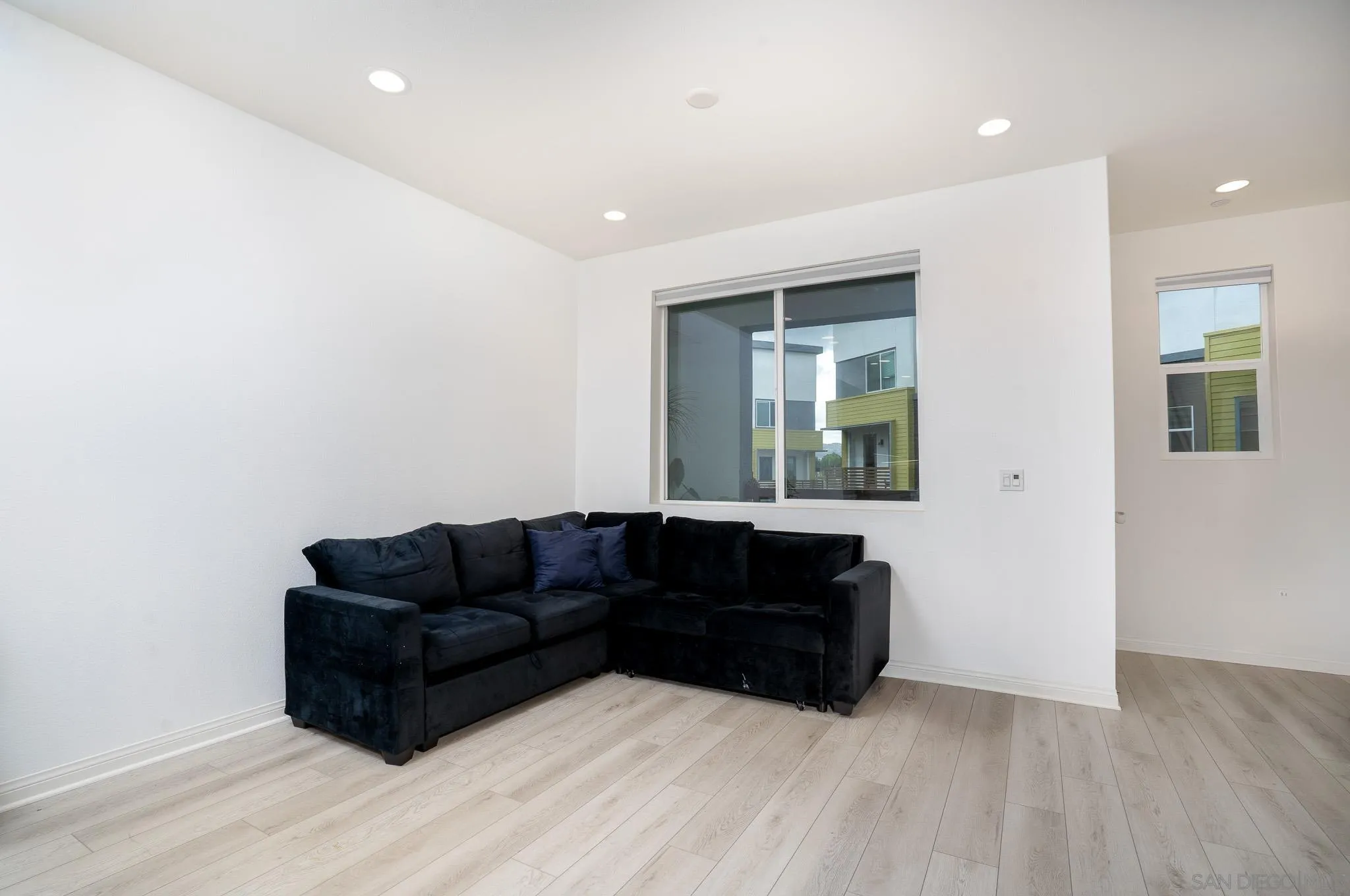 https://cdn.realtyfeed.com/cdn/127/250044341/767237b09d4f2142928316a14012c0d6.webp