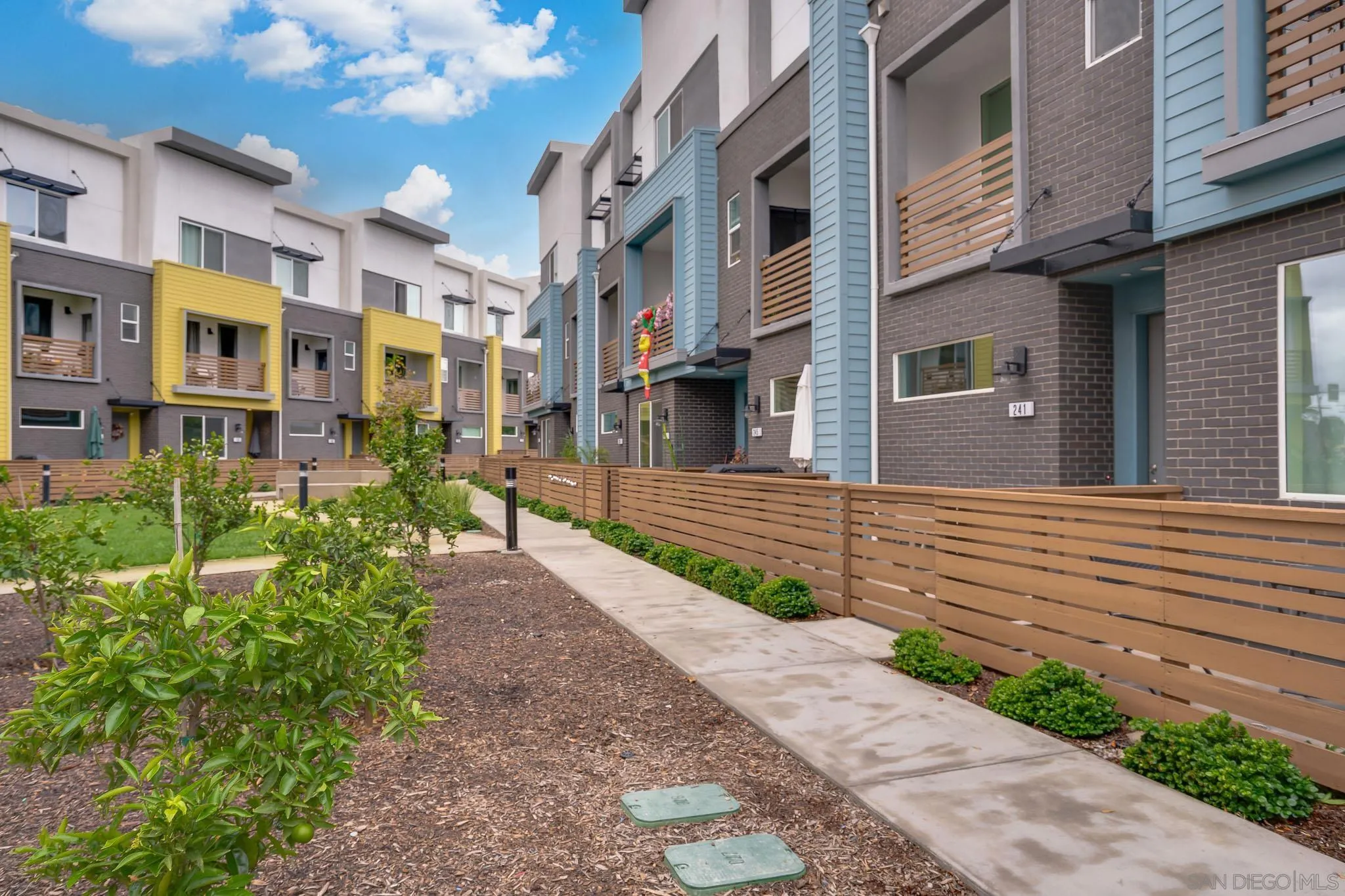 https://cdn.realtyfeed.com/cdn/127/250044341/d15734b241a84244a89fb68c5eafb653.webp