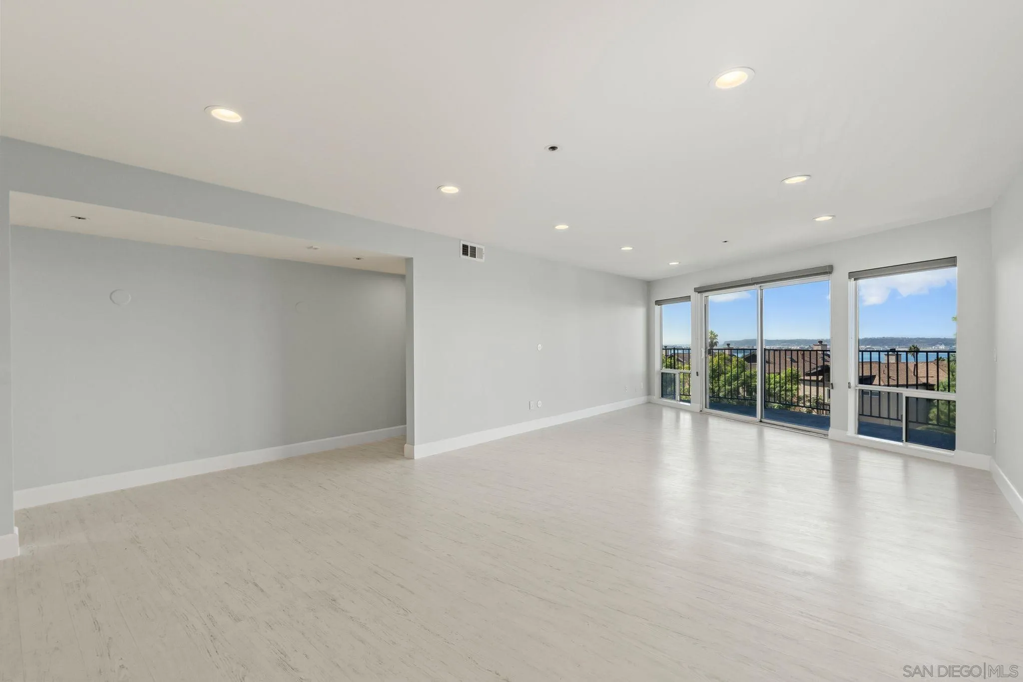 https://cdn.realtyfeed.com/cdn/127/250044344/56207fdc518fe6369987e903ed2c5ad8.webp