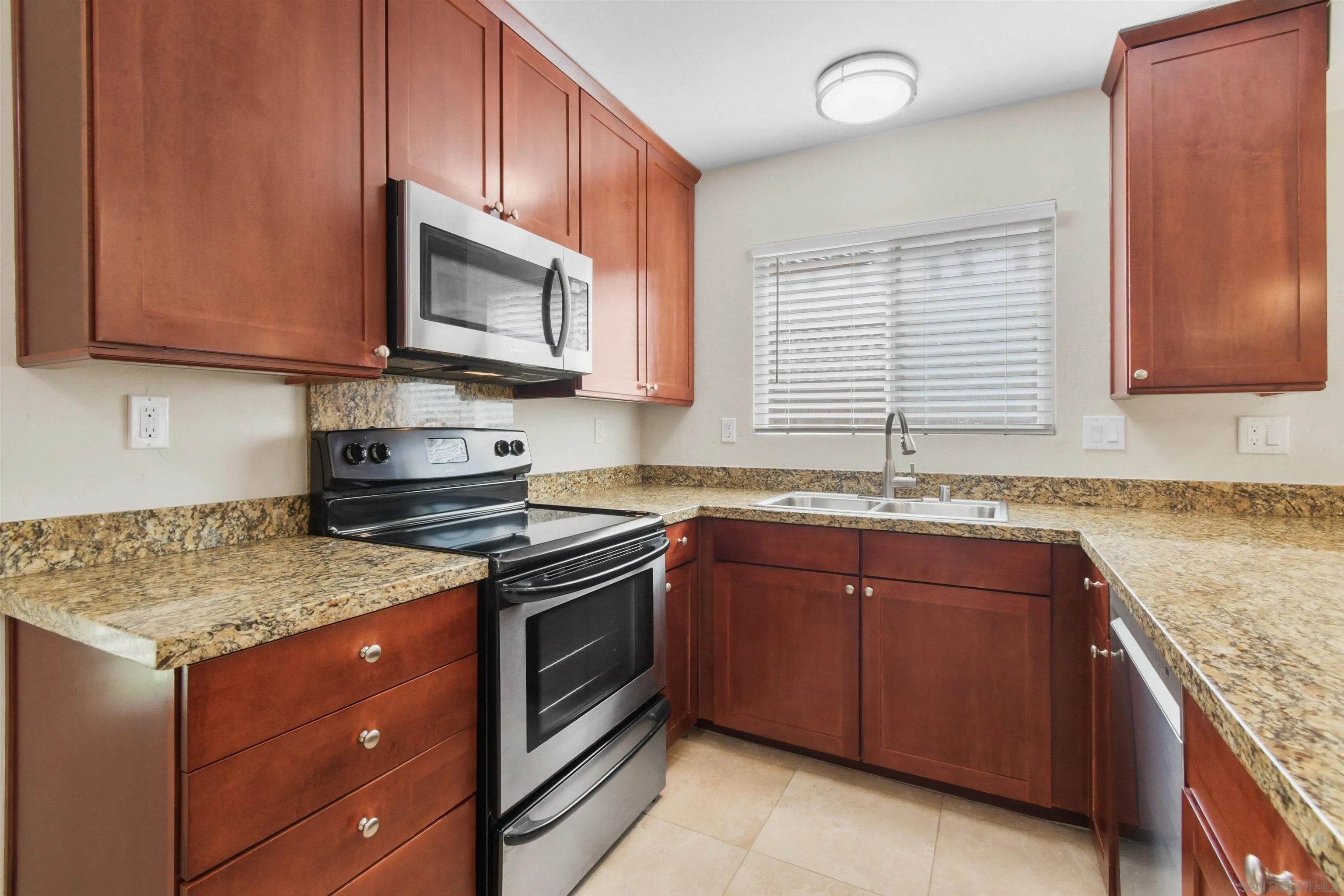 Photo #15: 250044354 Listing: Photo #15