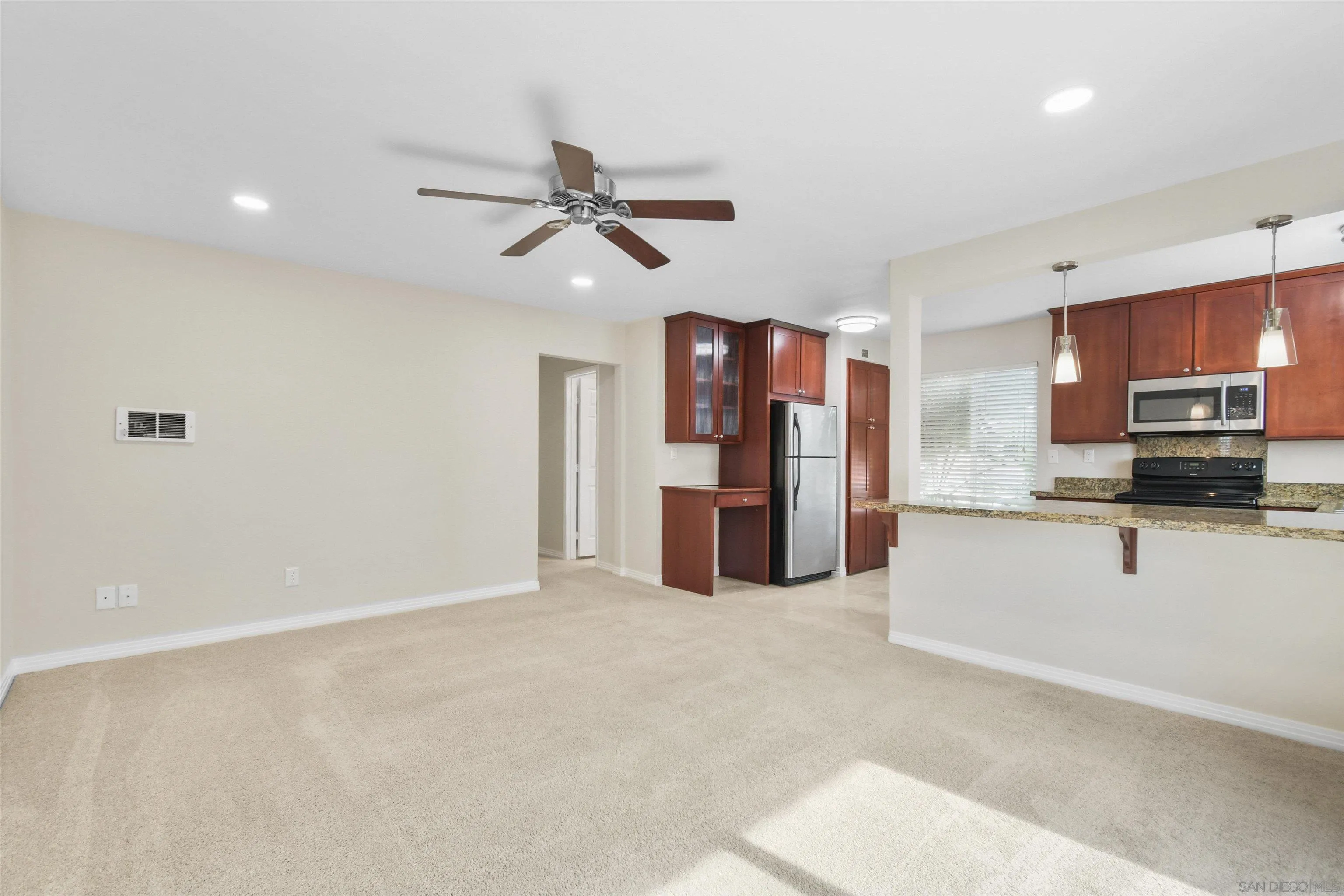 Photo #4: 250044354 Listing: Photo #4