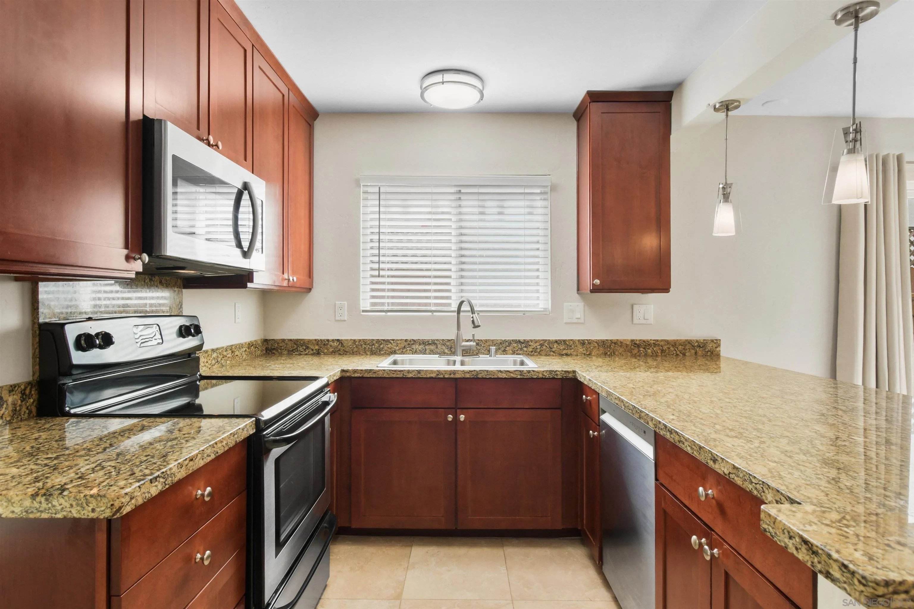 Photo #16: 250044354 Listing: Photo #16