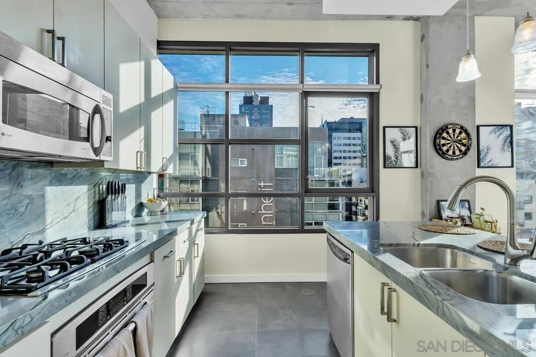 https://cdn.realtyfeed.com/cdn/127/250044357/e1c5eeb582221e80927489157a3416d1.webp