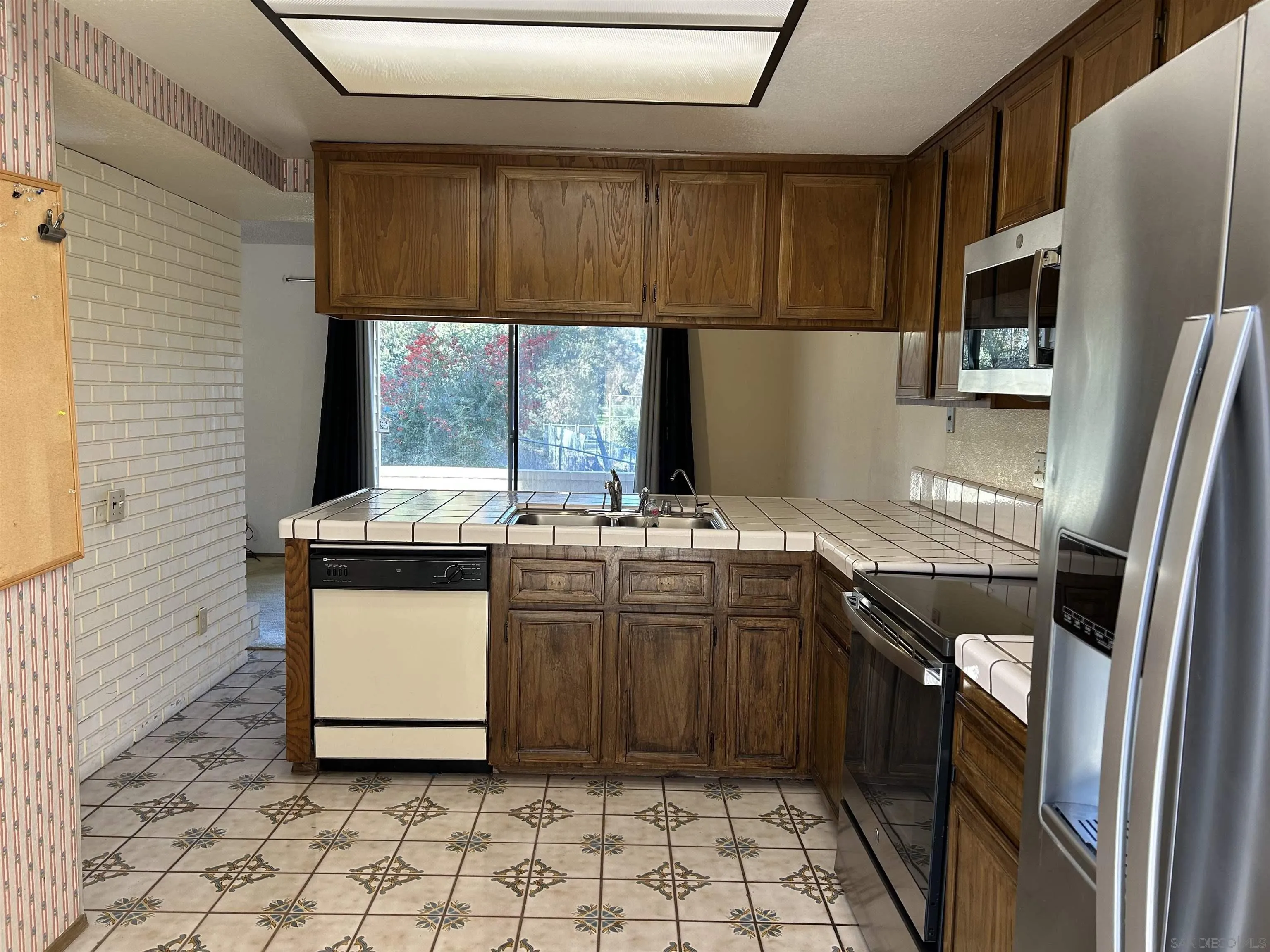 Photo #6: 250044361 Listing: Photo #6