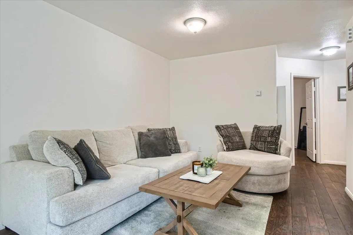 Photo #3: 250044364 Listing: Photo #3