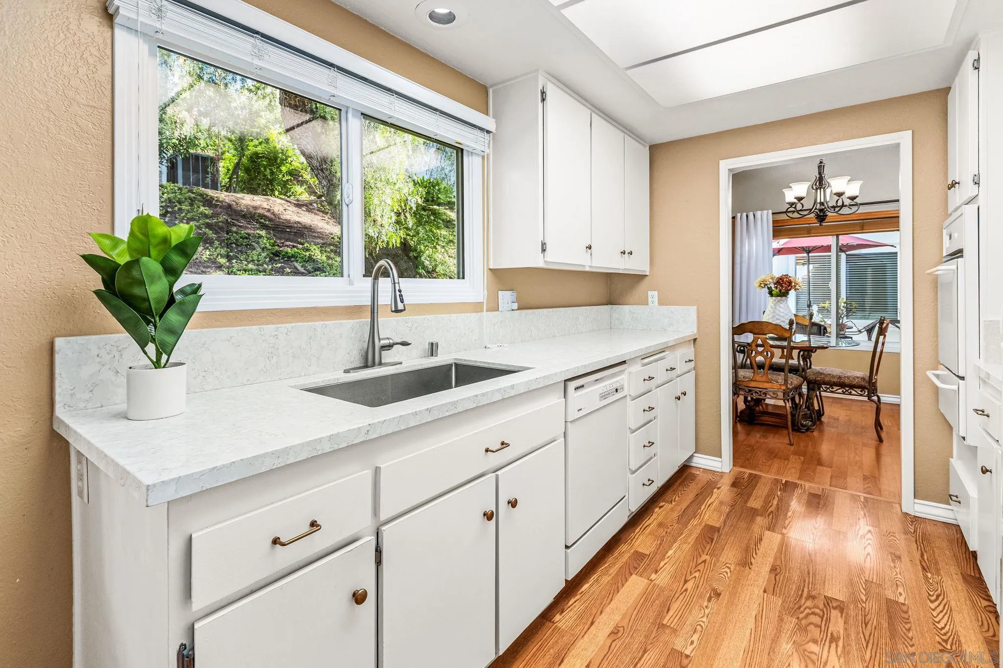 Photo #15: 250044366 Listing: Photo #15