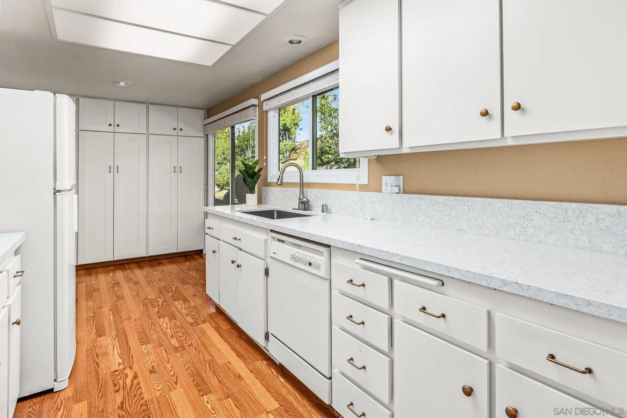 Photo #12: 250044366 Listing: Photo #12