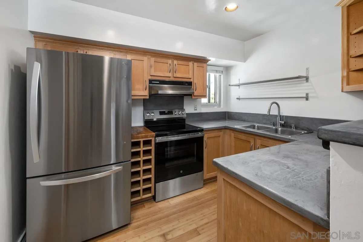 https://cdn.realtyfeed.com/cdn/127/250044368/d16c3a2471a4f0f17750843f459f5190.webp