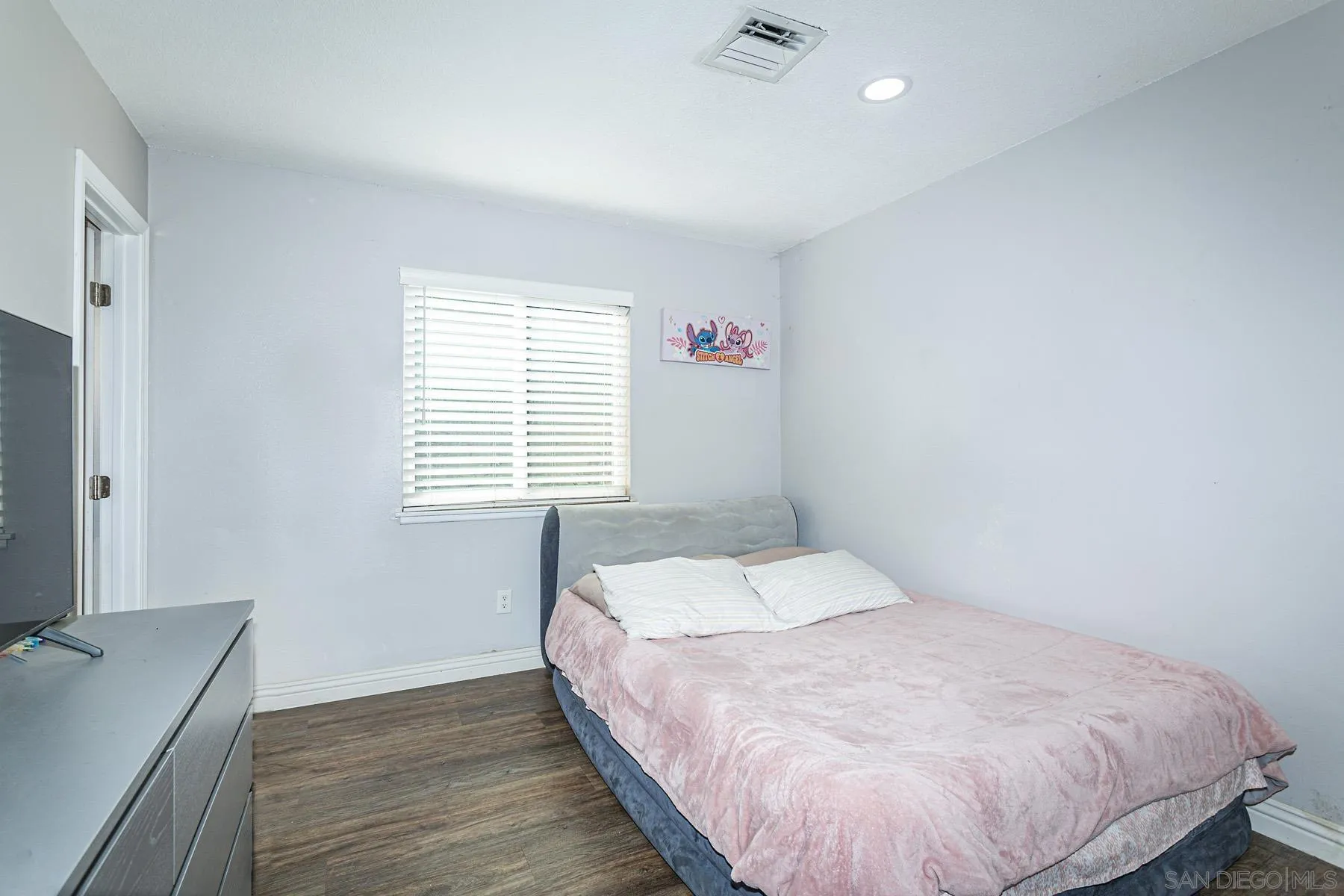 https://cdn.realtyfeed.com/cdn/127/250044372/29b1424fc2c490f7dd49631778590989.webp