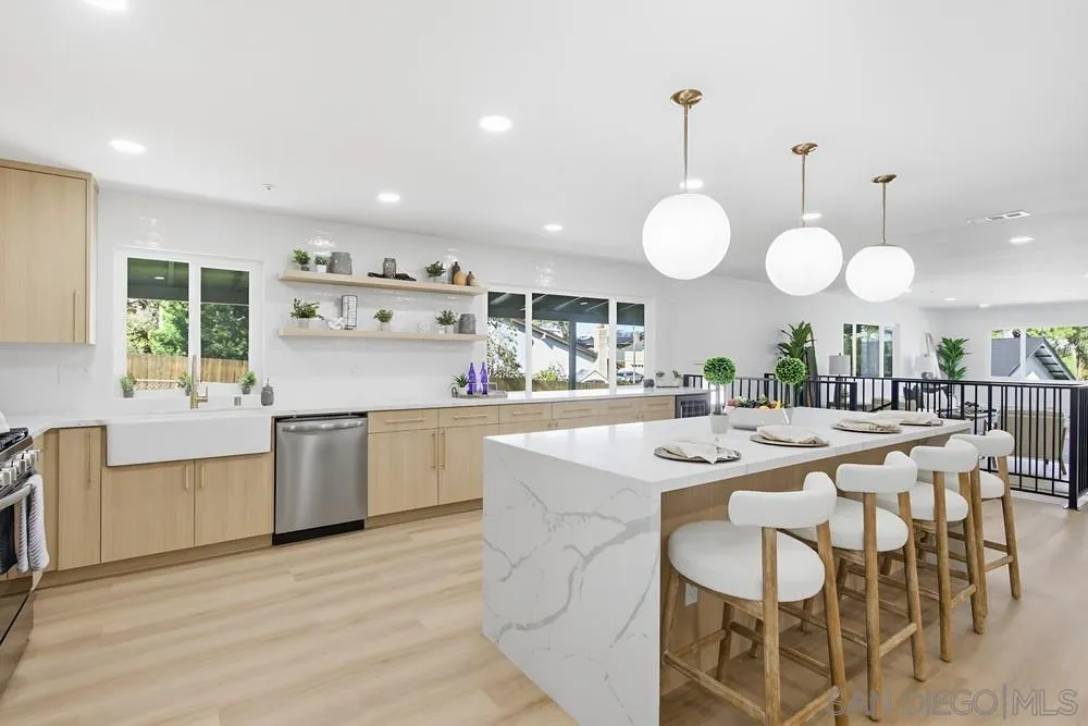 https://cdn.realtyfeed.com/cdn/127/250044379/1b0a4f76394888ba28d8f084779118d4.webp