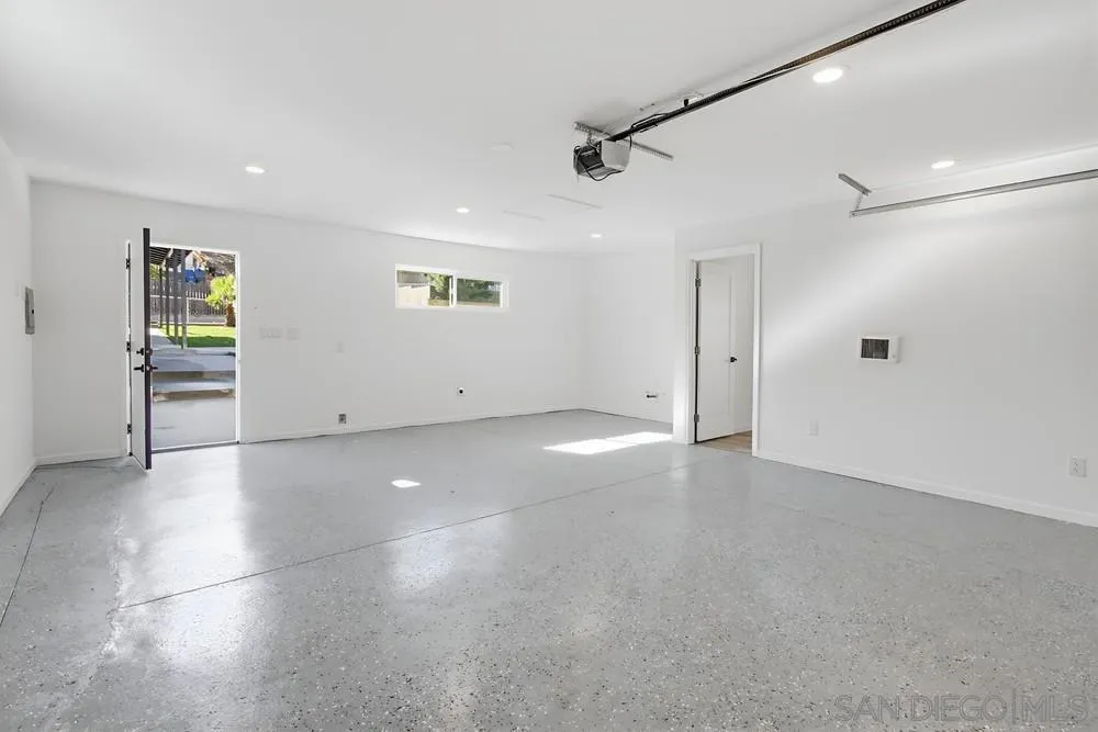 https://cdn.realtyfeed.com/cdn/127/250044379/74b2c3bfa4f057abd07725ef6d88b3ed.webp