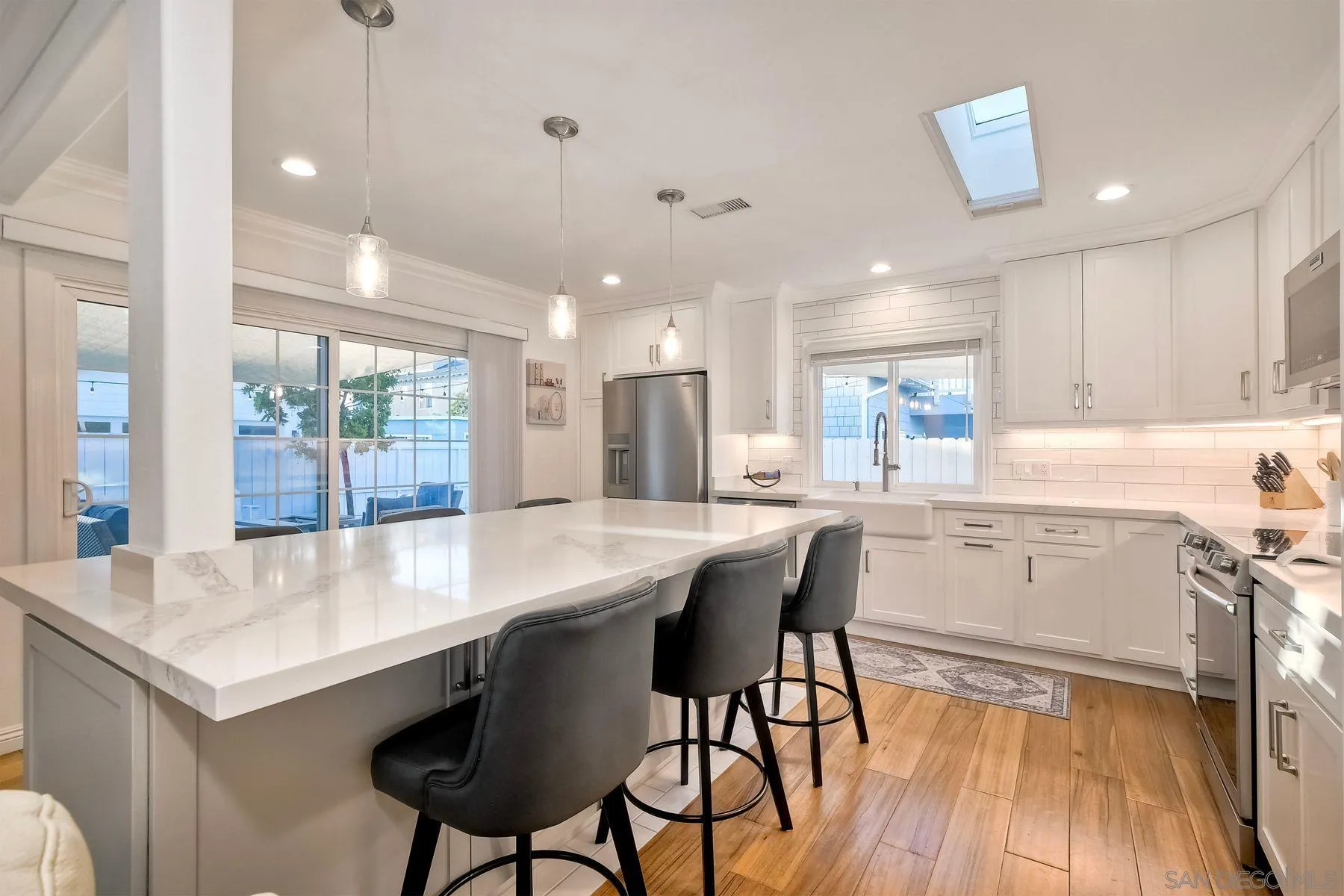 https://cdn.realtyfeed.com/cdn/127/250044380/acc70481759873972583f8a27657c3bf.webp
