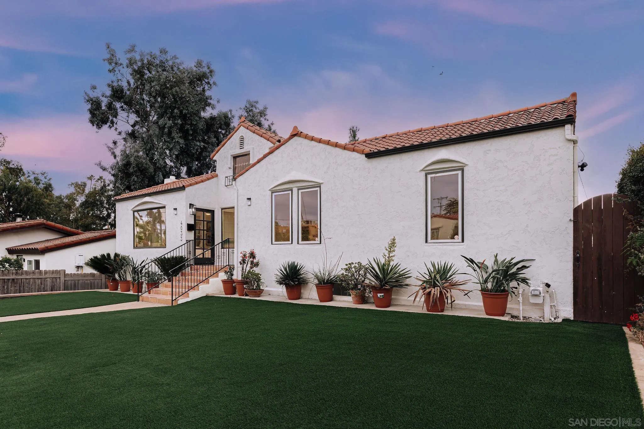 https://cdn.realtyfeed.com/cdn/127/250044391/8110630ad632fb41663a3722dc241ada.webp