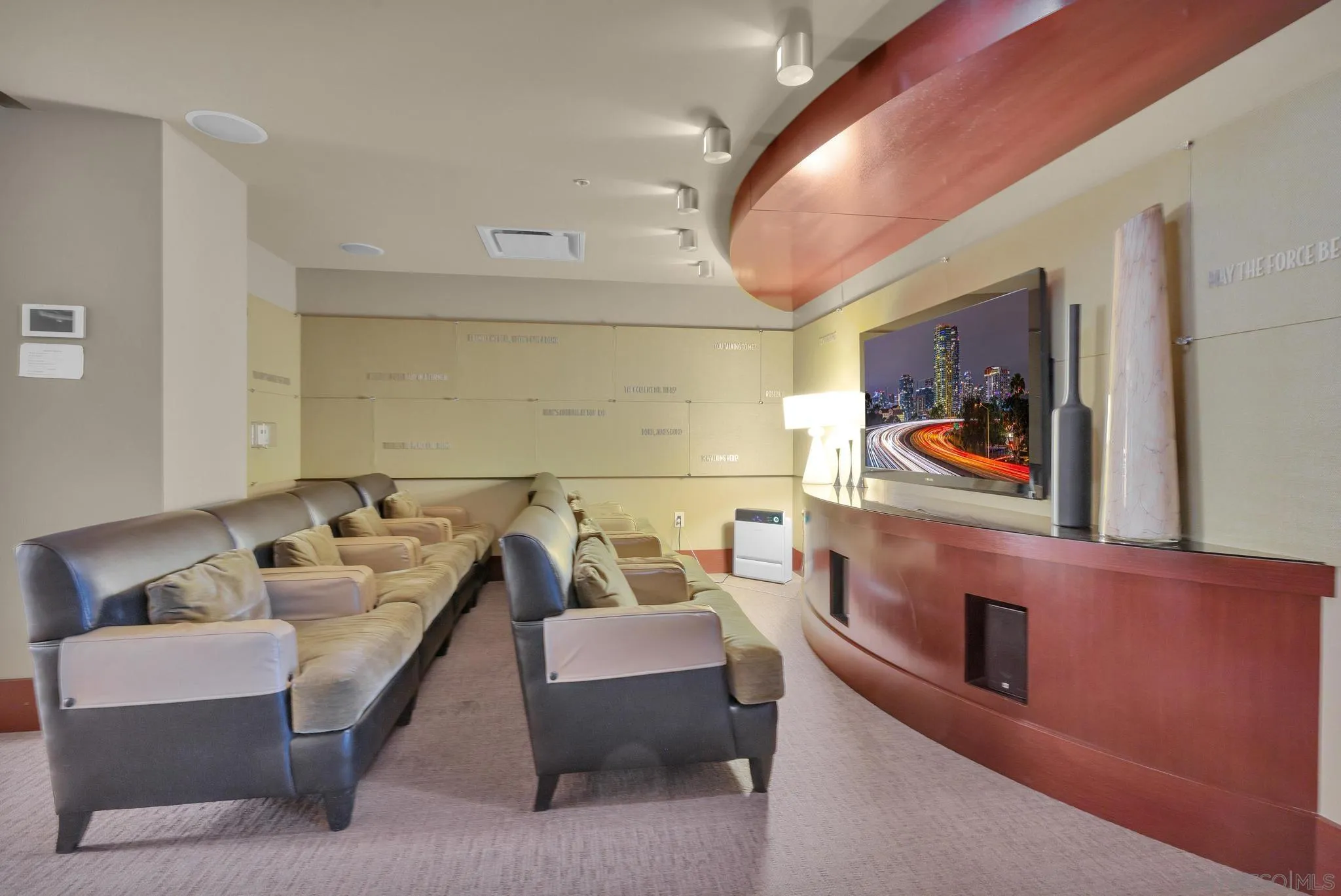 https://cdn.realtyfeed.com/cdn/127/250044400/c7b654e8c6715cb514e0b98916b202d2.webp