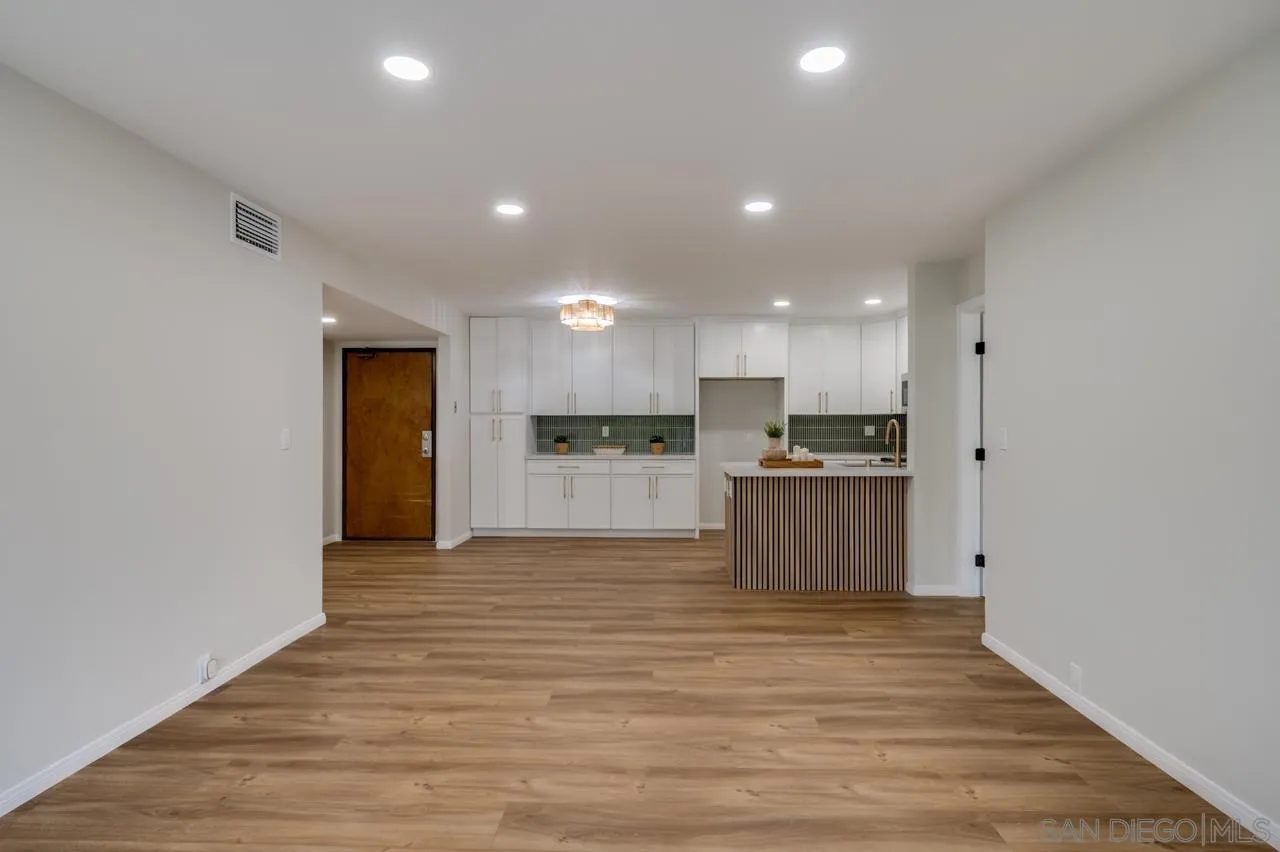 Photo #4: 250044412 Listing: Photo #4