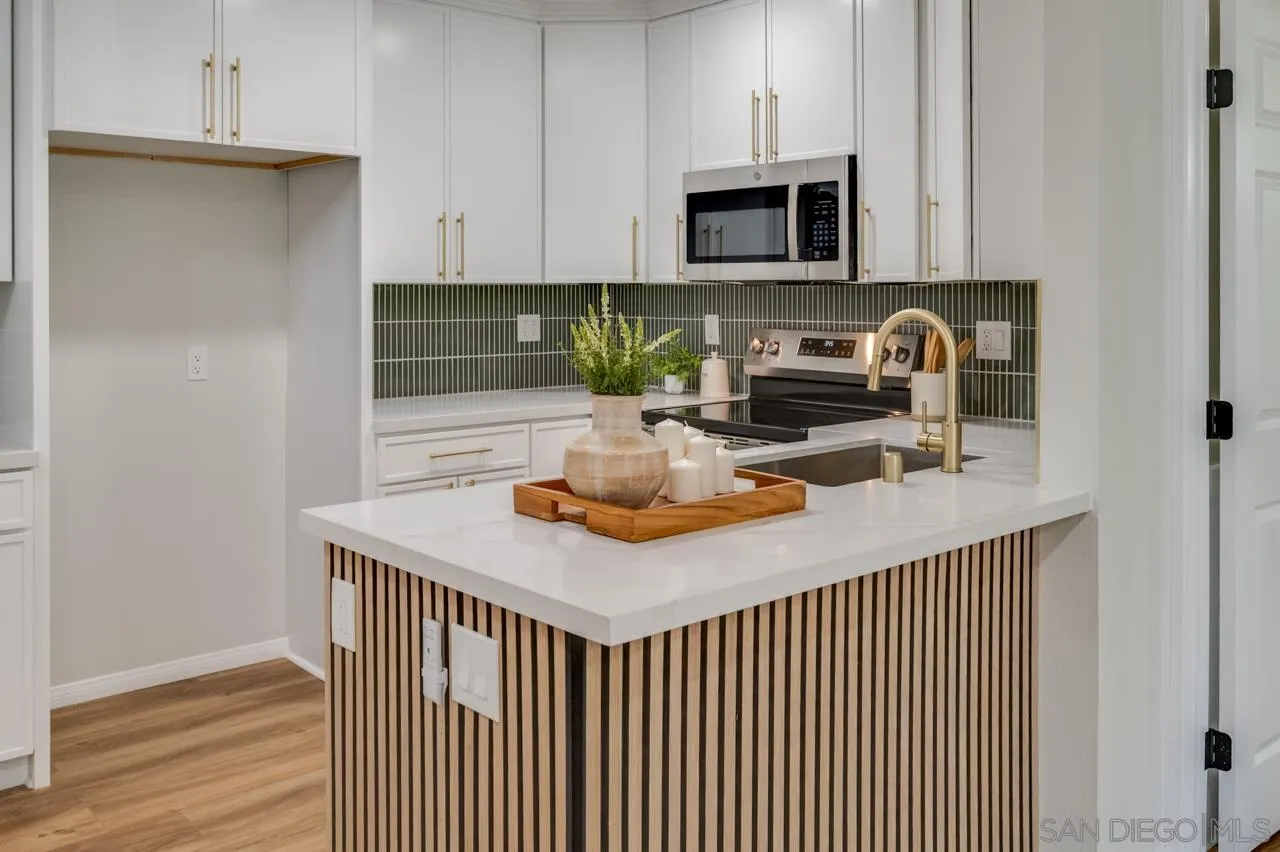 Photo #6: 250044412 Listing: Photo #6