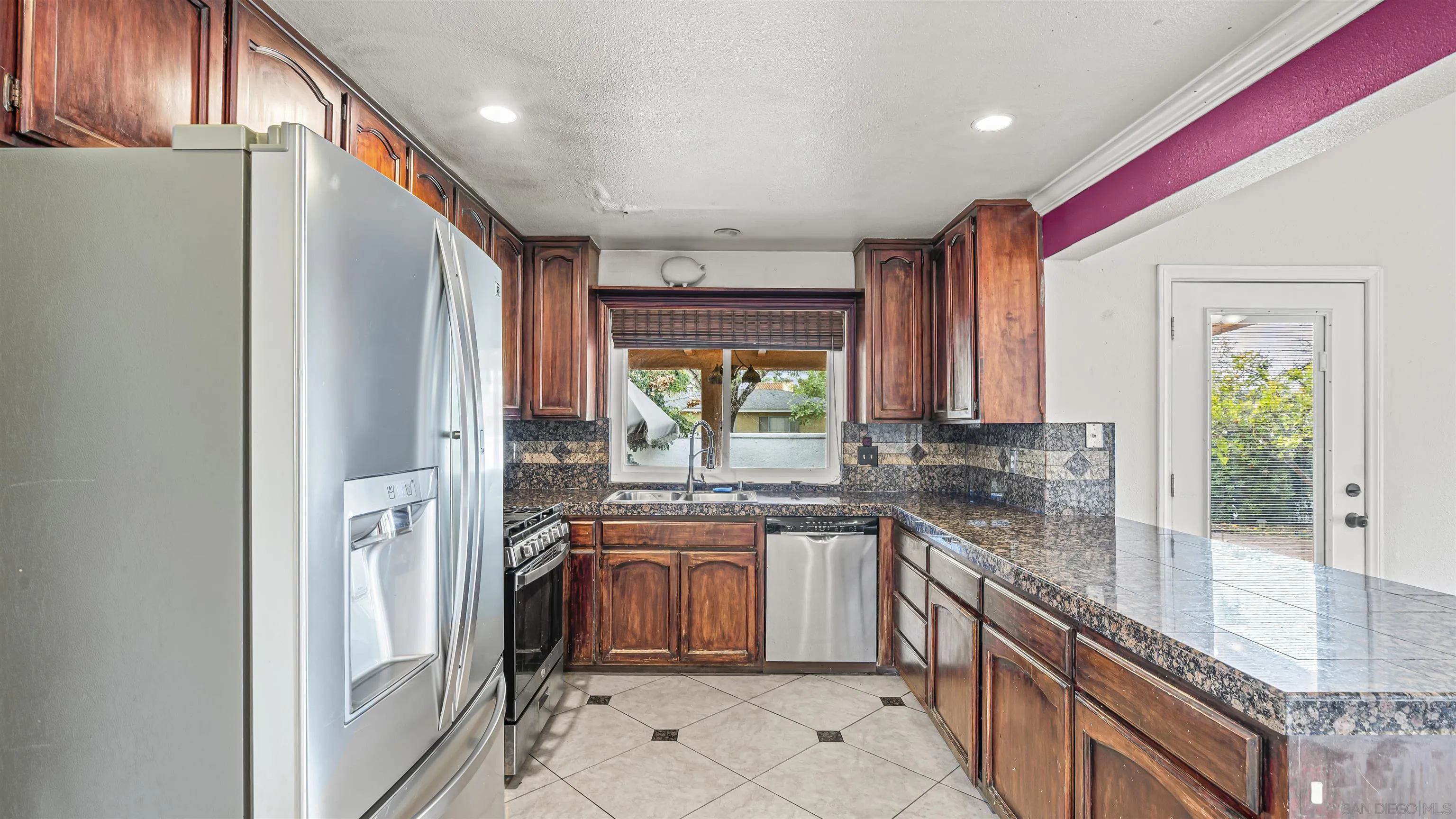 https://cdn.realtyfeed.com/cdn/127/250044419/2527596b83d6b659c3ee934684d4c6b8.webp