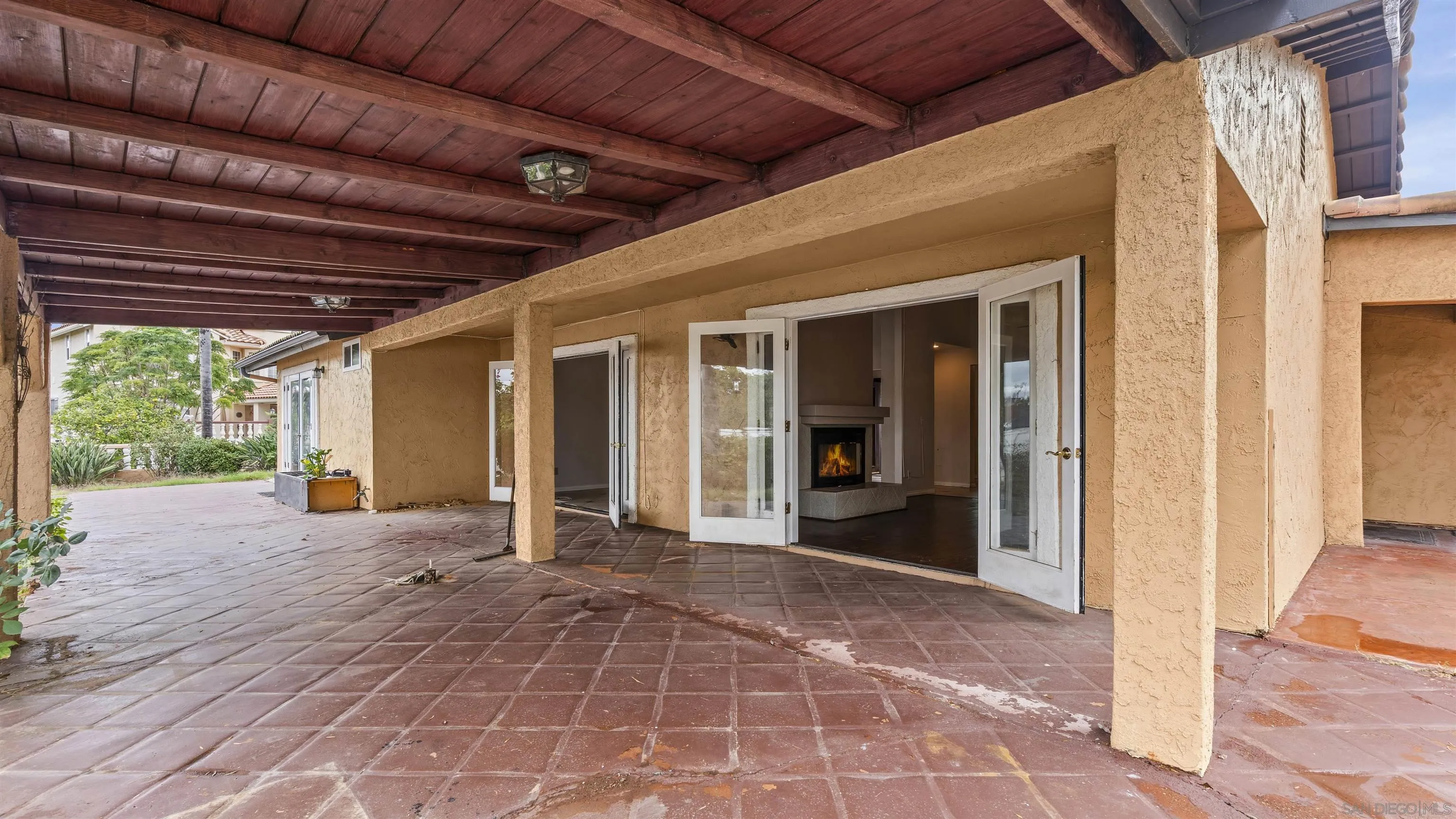 https://cdn.realtyfeed.com/cdn/127/250044419/ea806c60dacd485a59e08ab12c190ff8.webp
