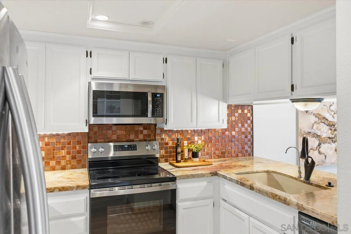 Photo #12: 250044427 Listing: Photo #12