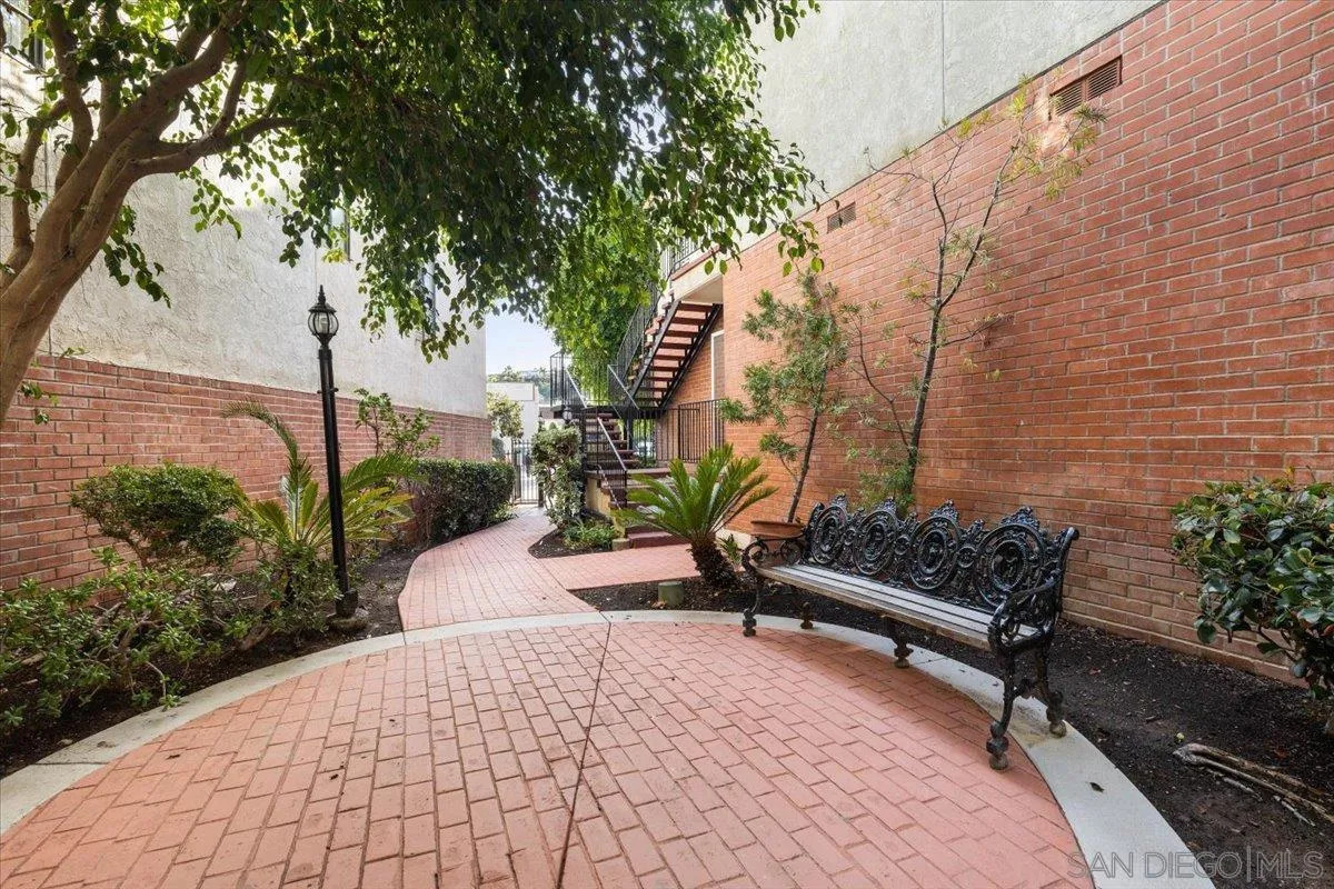 Photo #32: 250044427 Listing: Photo #32