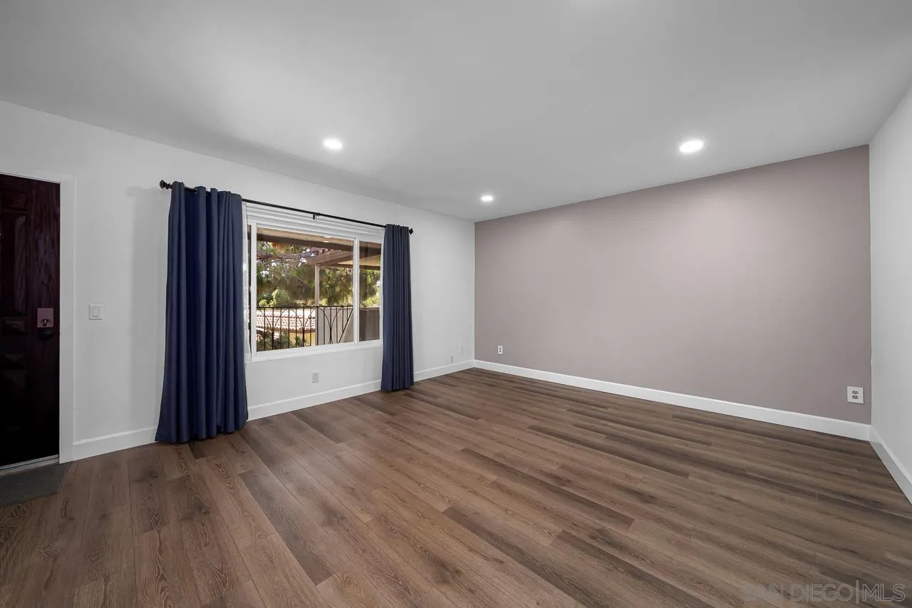 Photo #3: 250044438 Listing: Photo #3