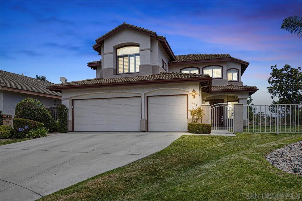 2090 Grand View Glen