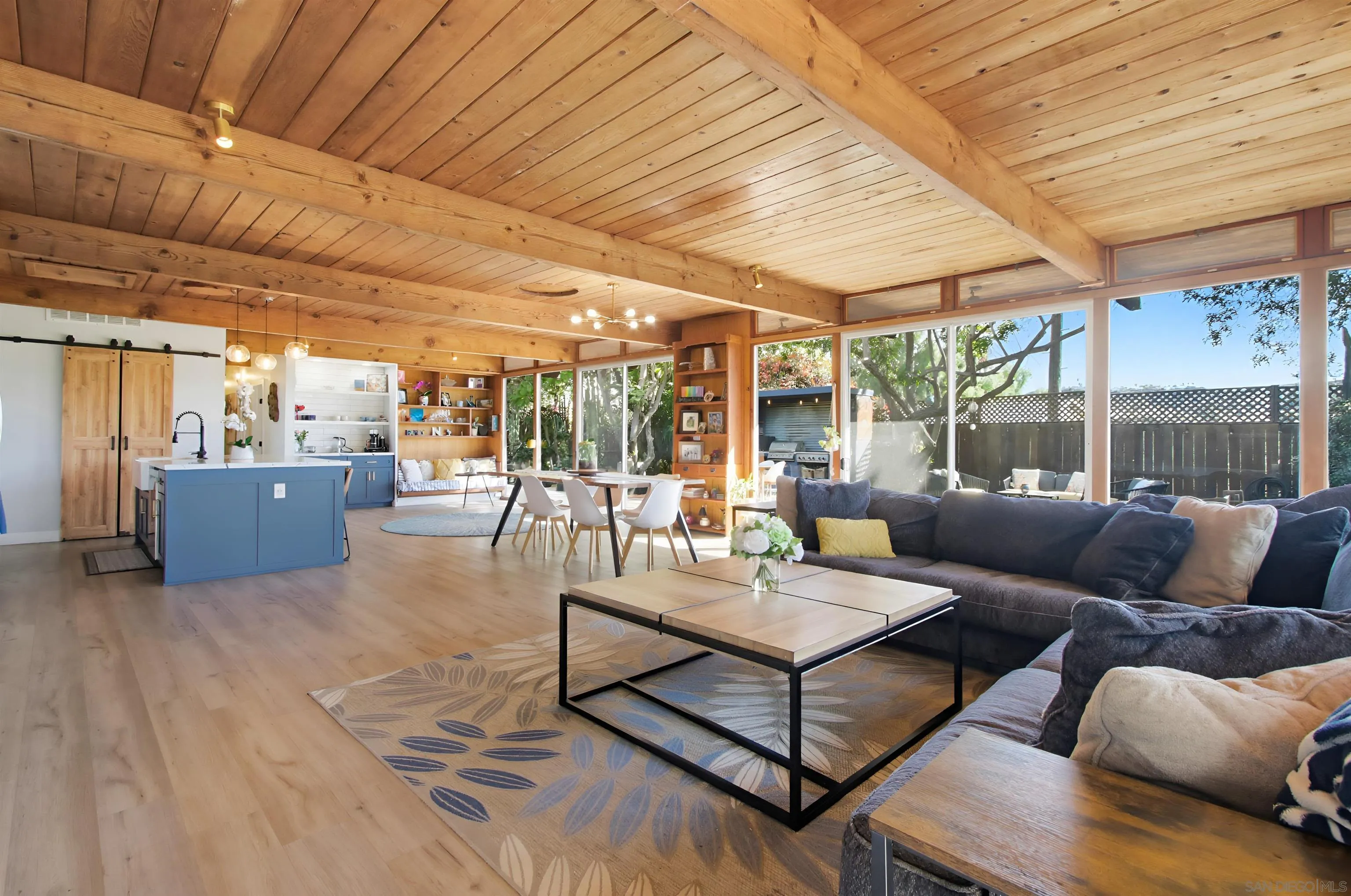 https://cdn.realtyfeed.com/cdn/127/250044455/d16ecdeef7901e11bfeb77d8e9af568e.webp