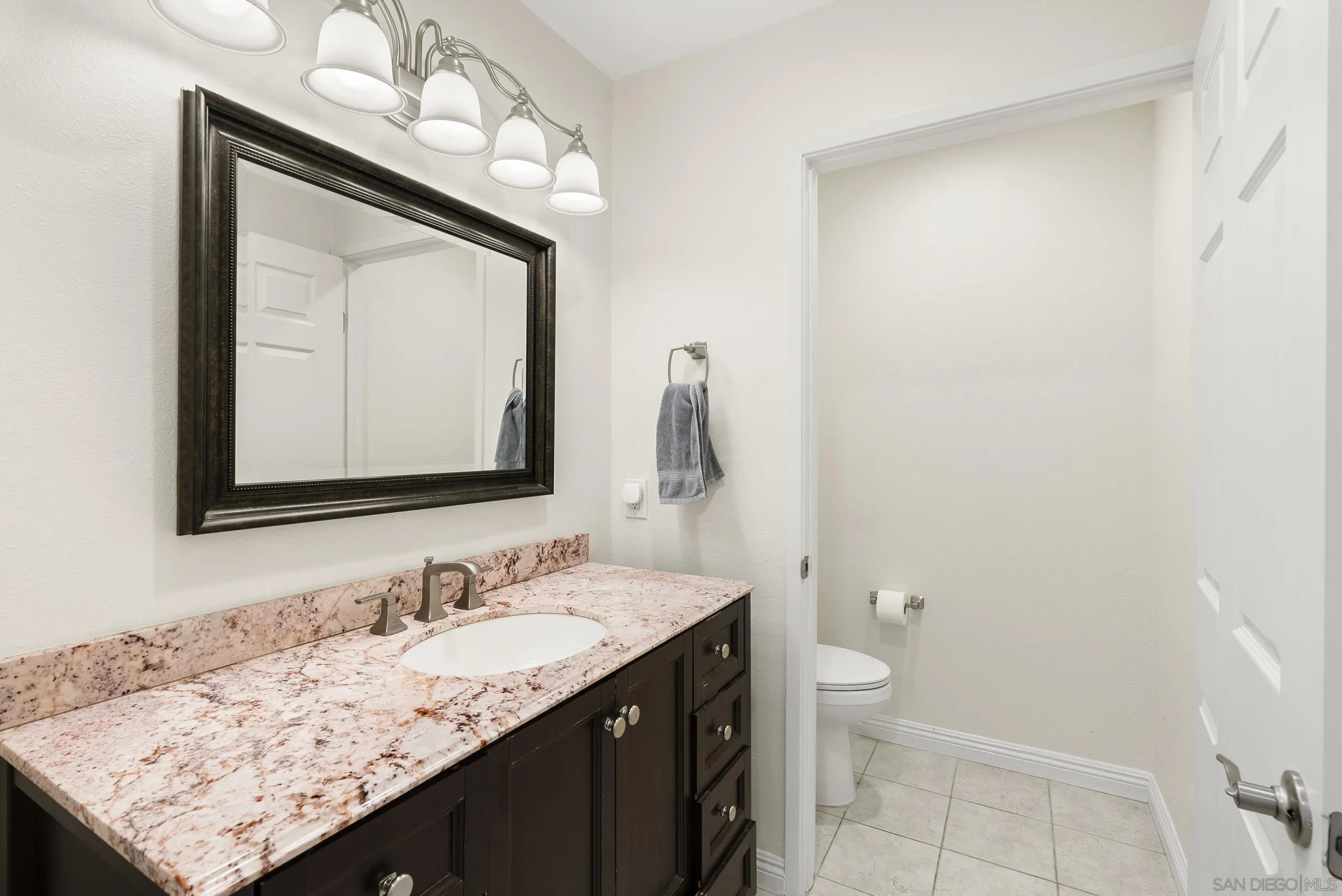 https://cdn.realtyfeed.com/cdn/127/250044464/0baeba7e21ef1558a481a74b915c5284.webp