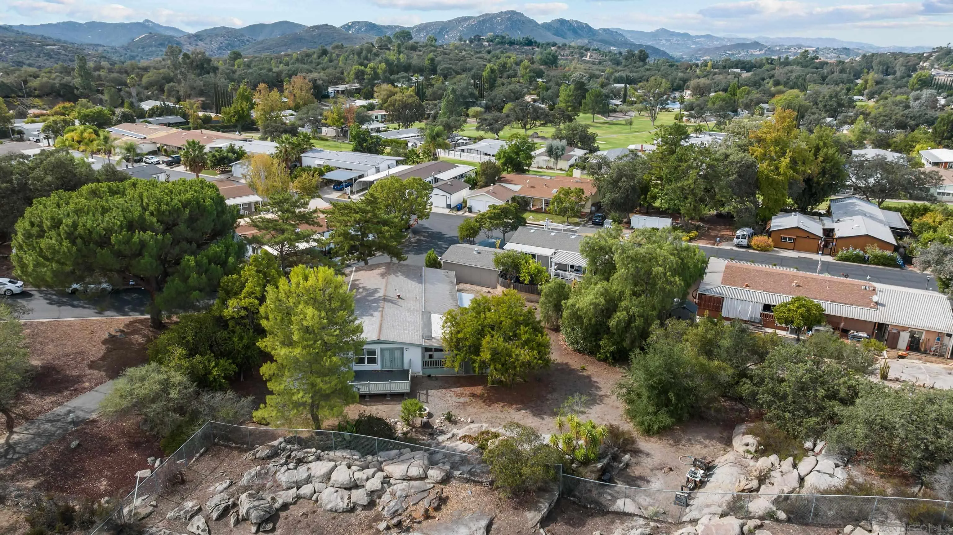 https://cdn.realtyfeed.com/cdn/127/250044465/150052f6e9c5e5da9e3ba8c2ec575ac8.webp