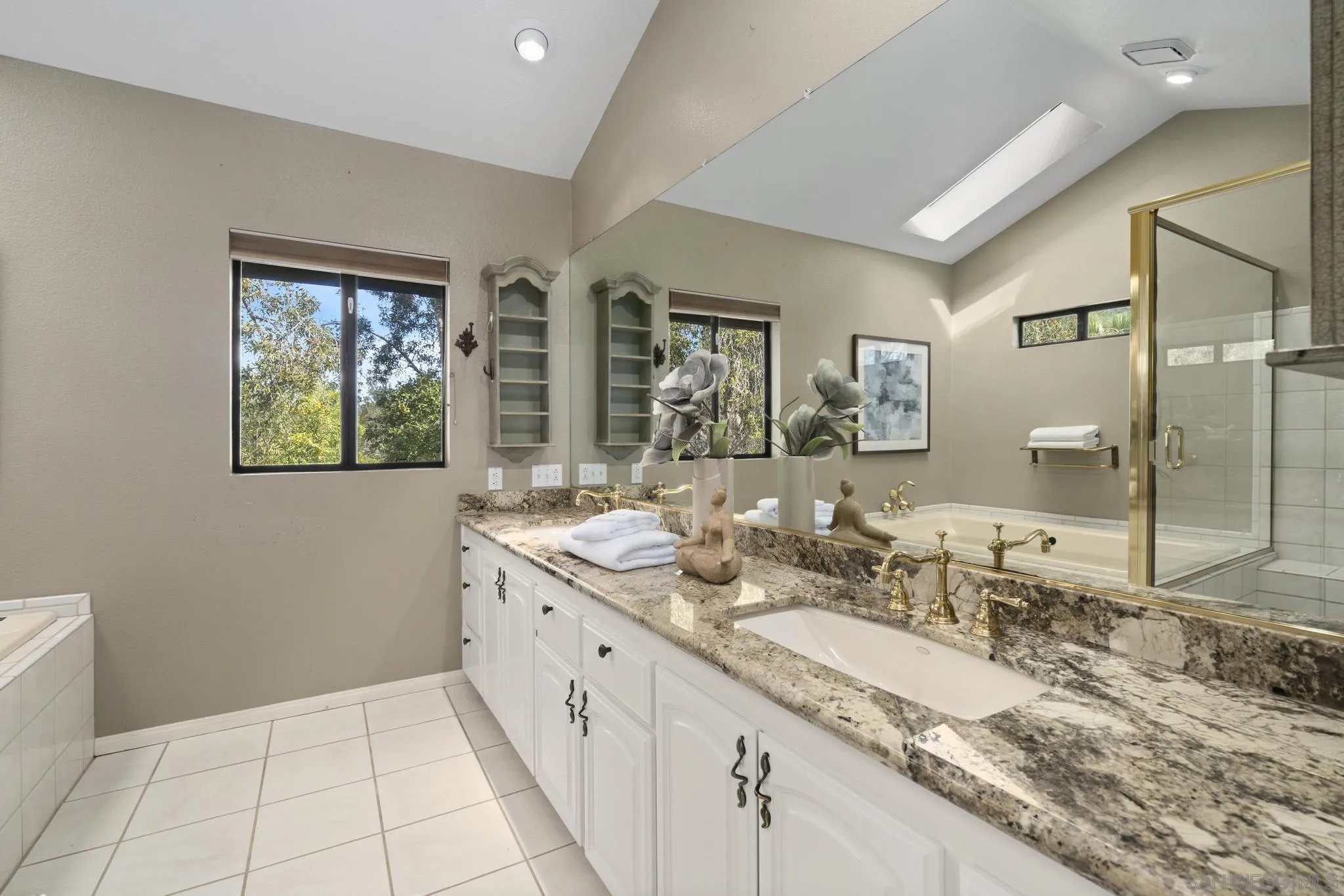 https://cdn.realtyfeed.com/cdn/127/250044470/9bbed082a900f82c169b12791290ca56.webp