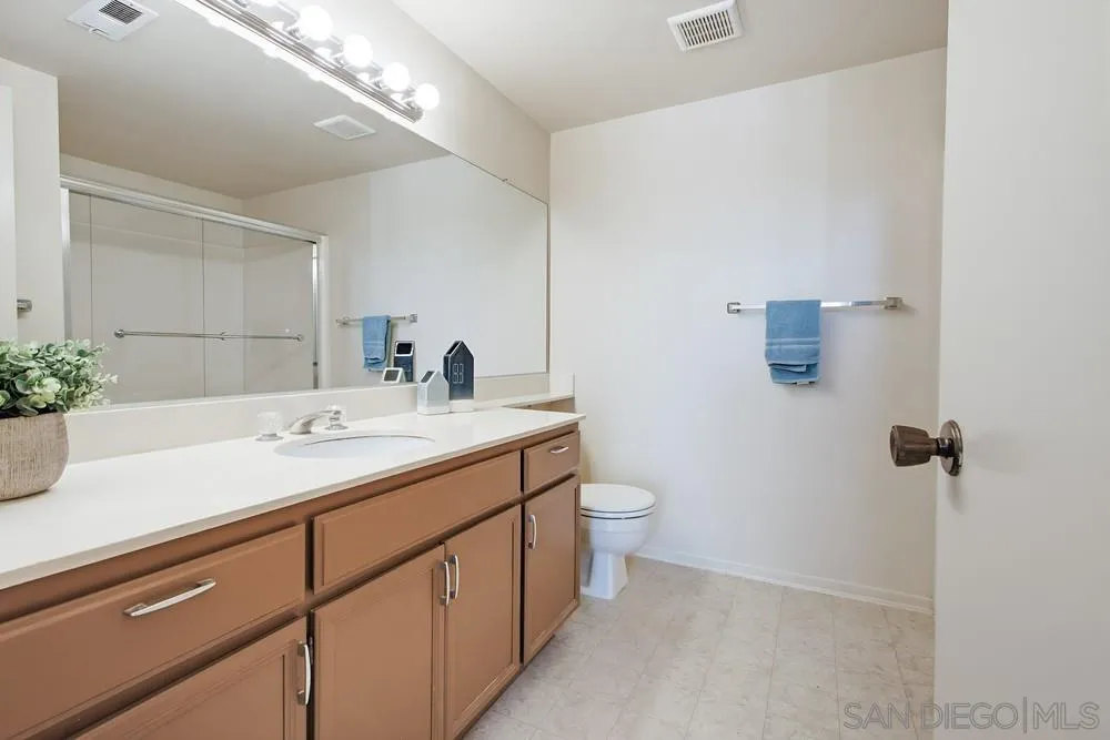 Photo #23: 250044475 Listing: Photo #23